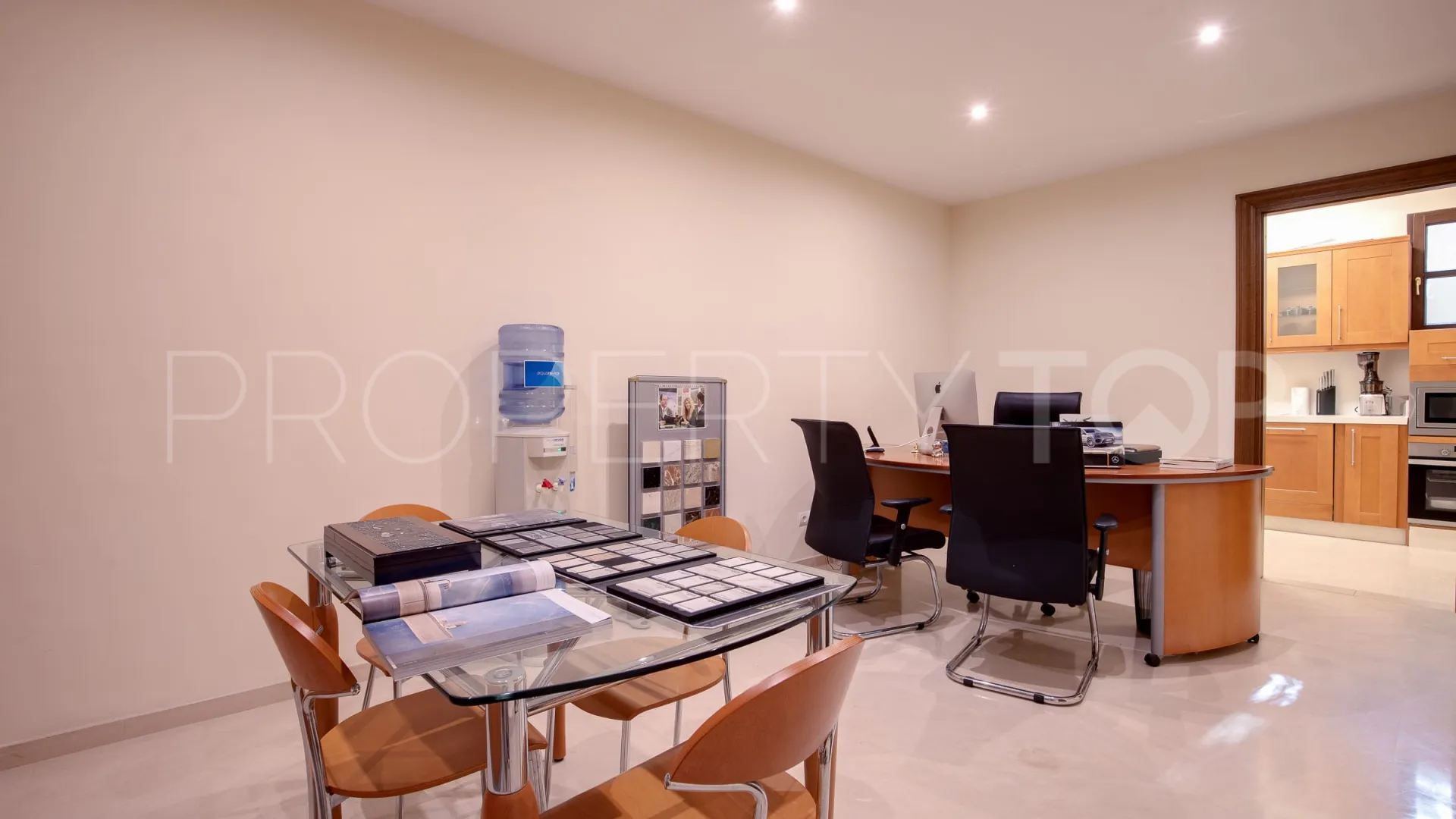 Villa con 6 dormitorios en venta en Los Arqueros