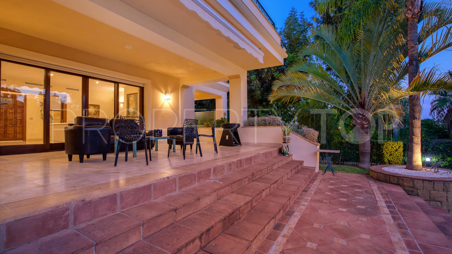 Villa con 6 dormitorios en venta en Los Arqueros