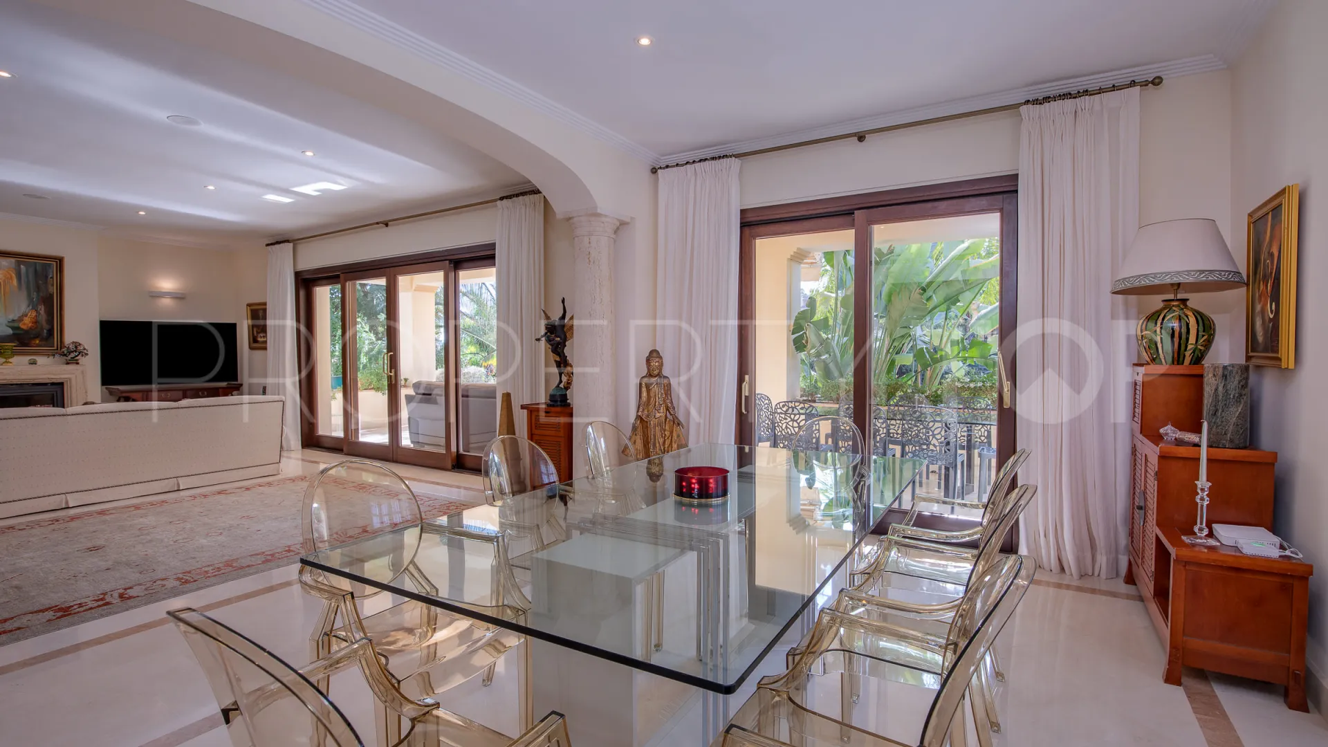 Villa con 6 dormitorios en venta en Los Arqueros