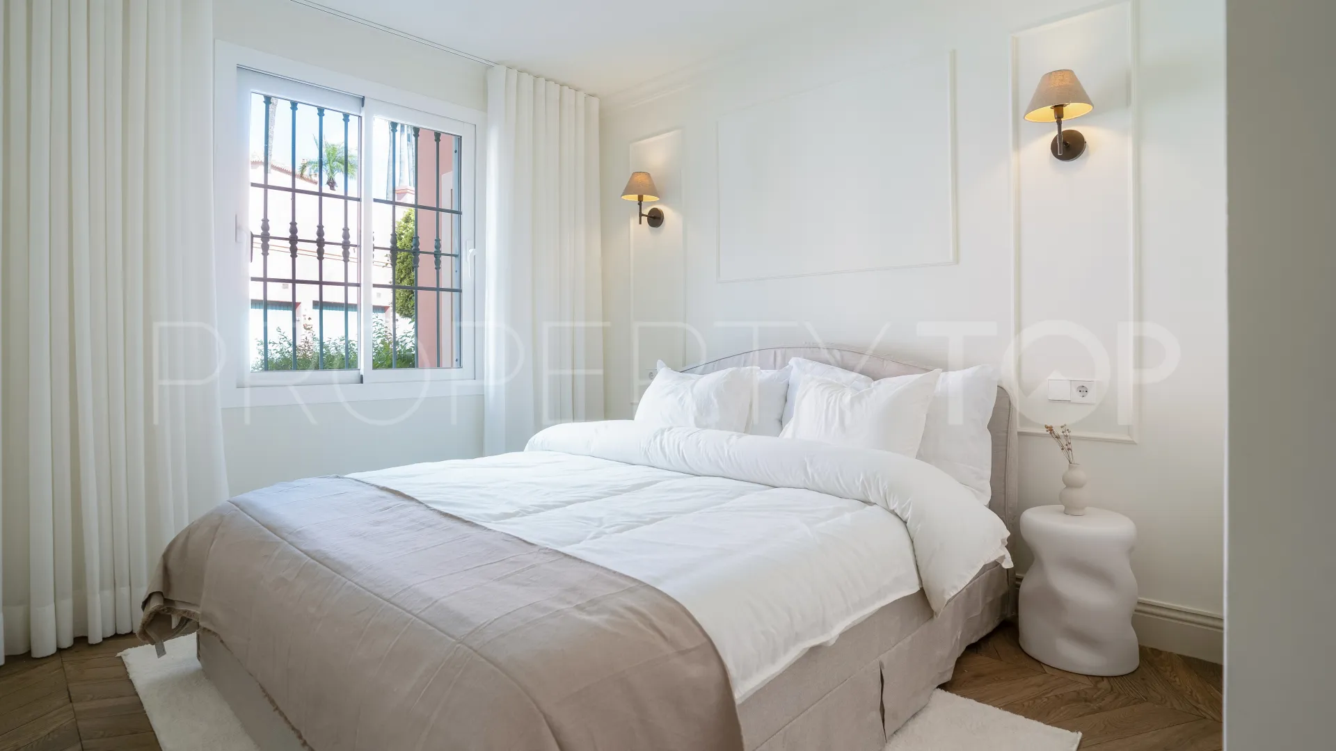 Town house for sale in Monte Halcones