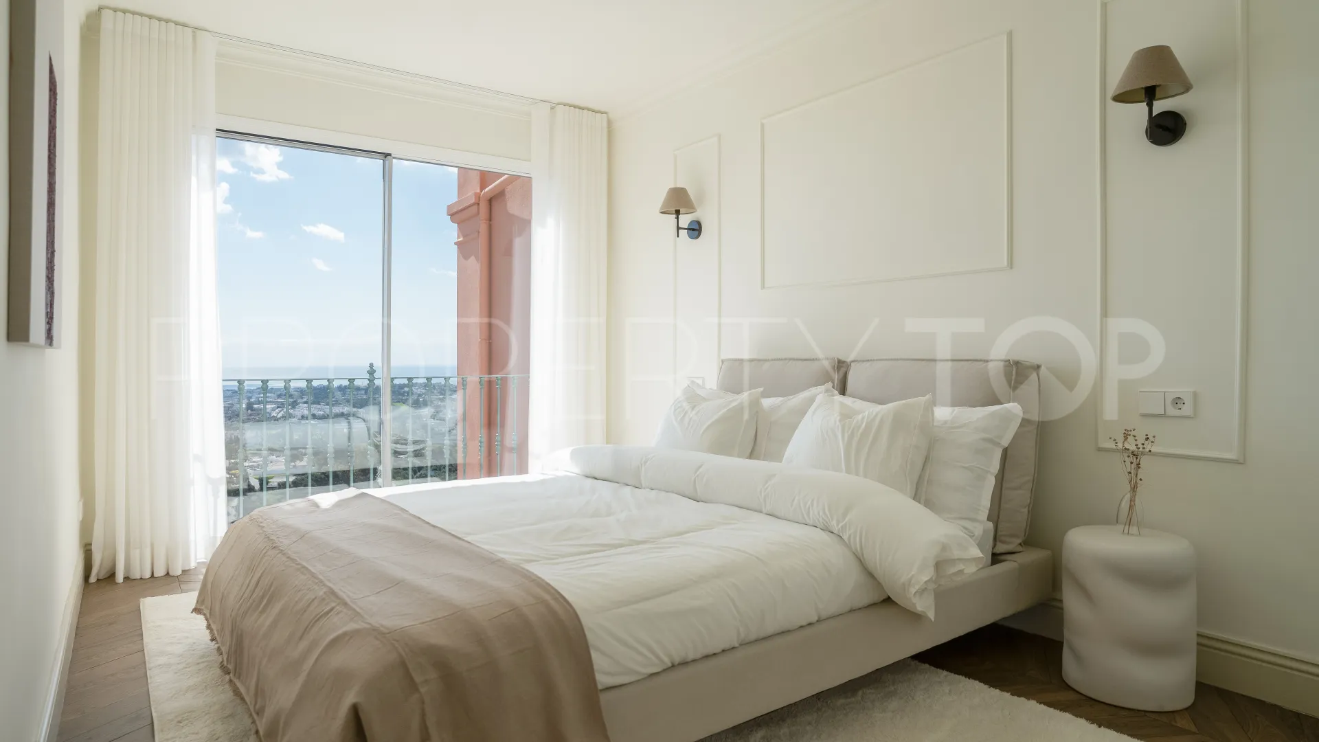 Town house for sale in Monte Halcones
