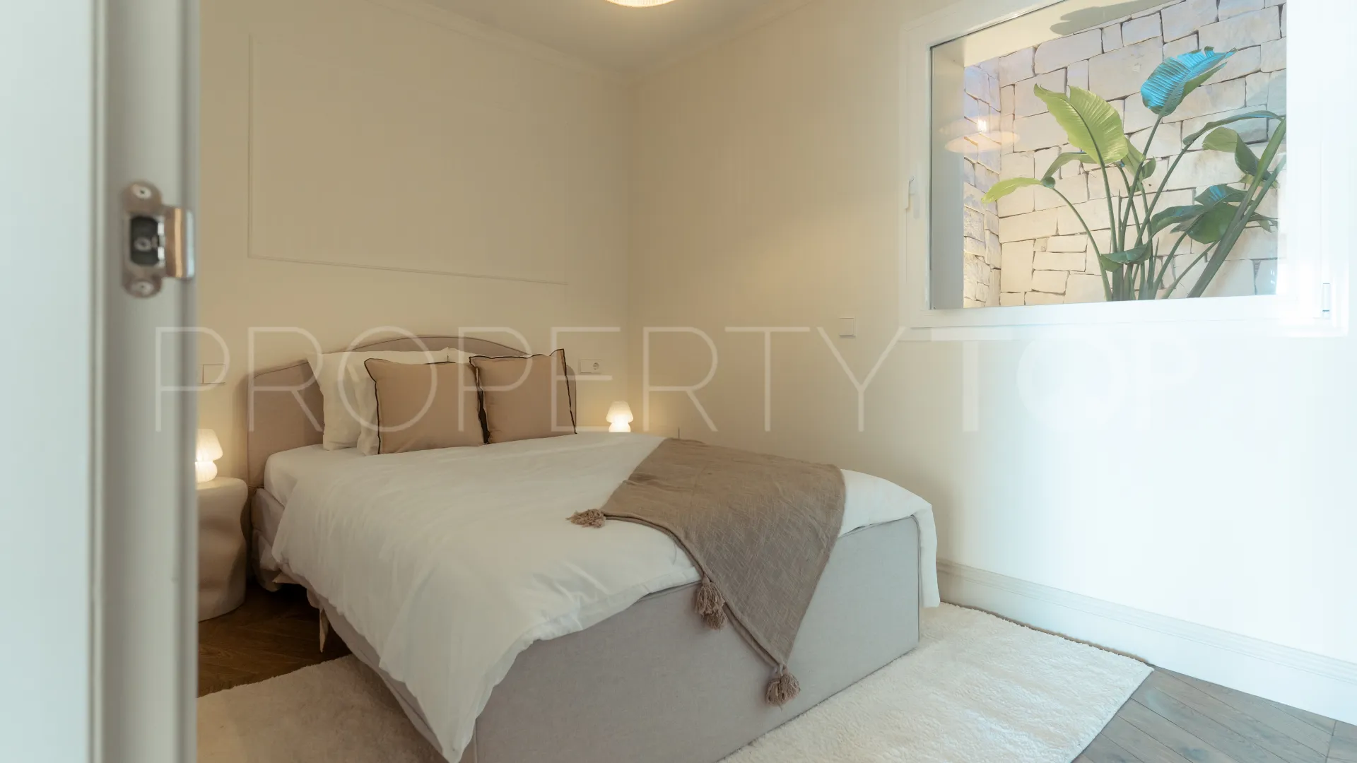 Town house for sale in Monte Halcones
