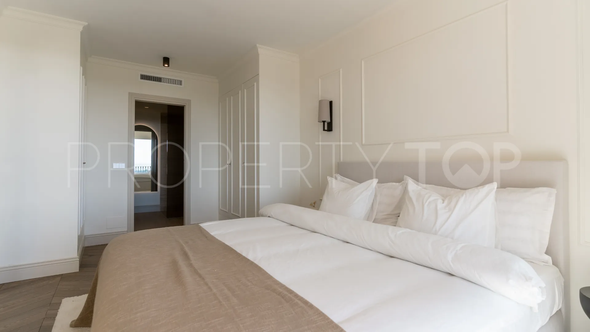 Town house for sale in Monte Halcones