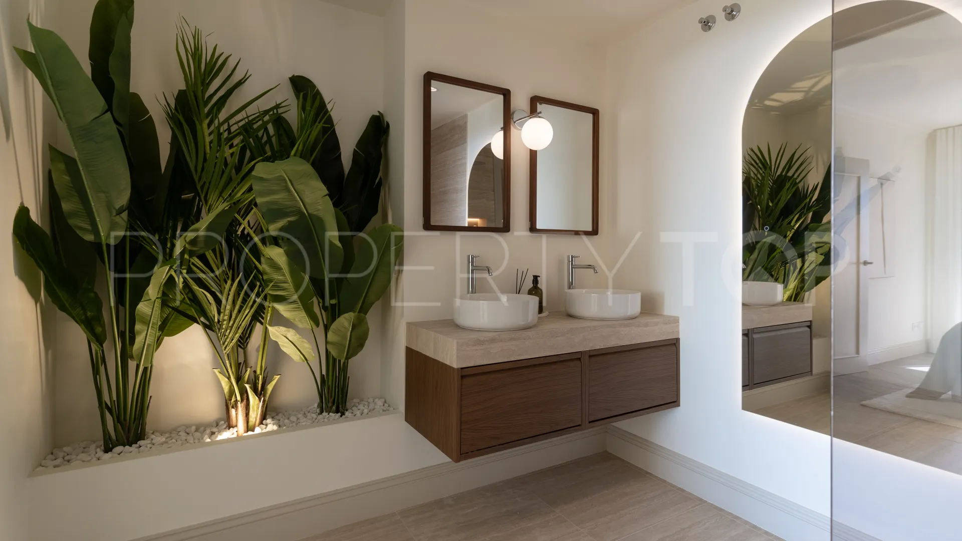 Town house for sale in Monte Halcones