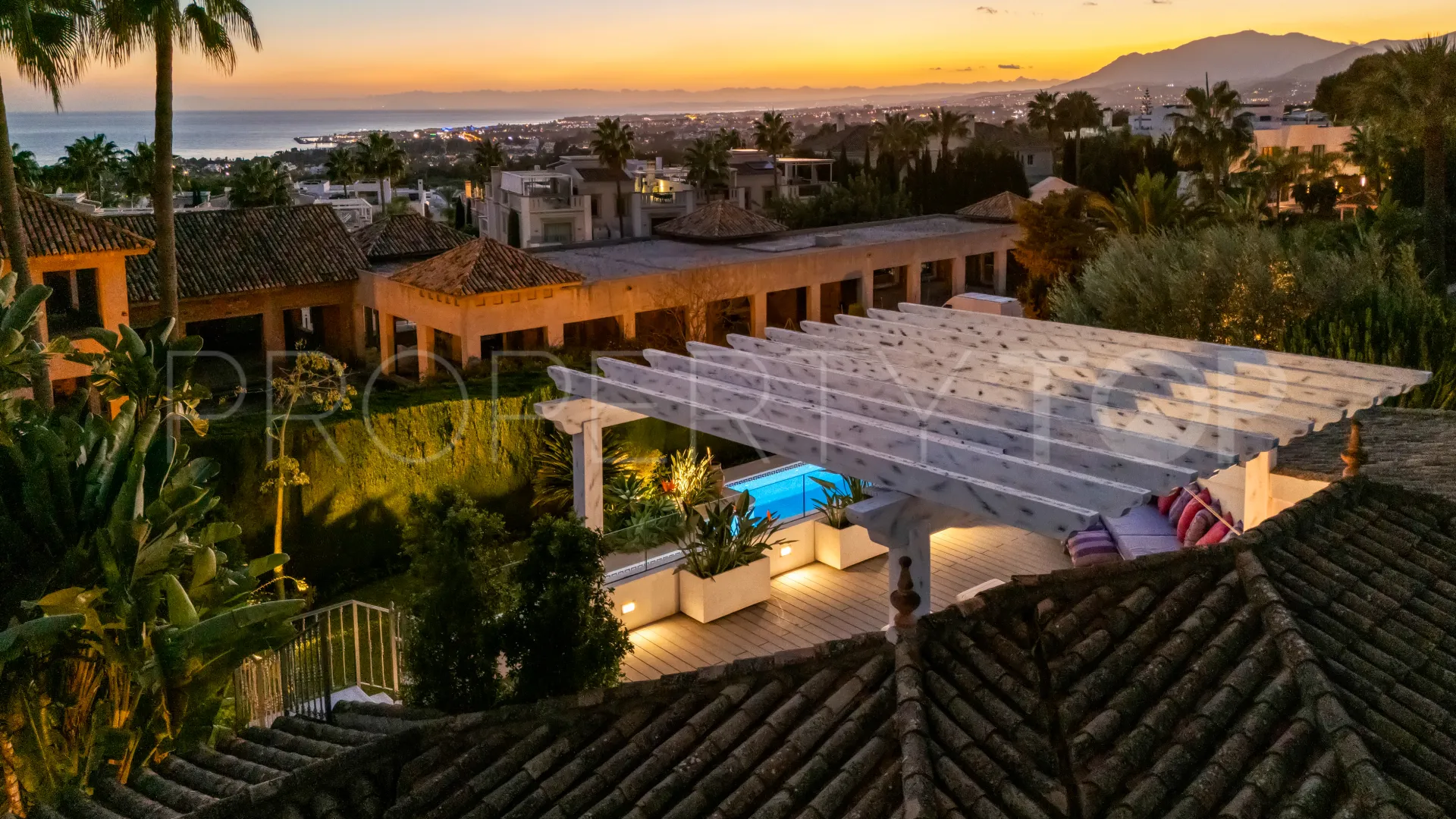 4 bedrooms villa in Sierra Blanca for sale
