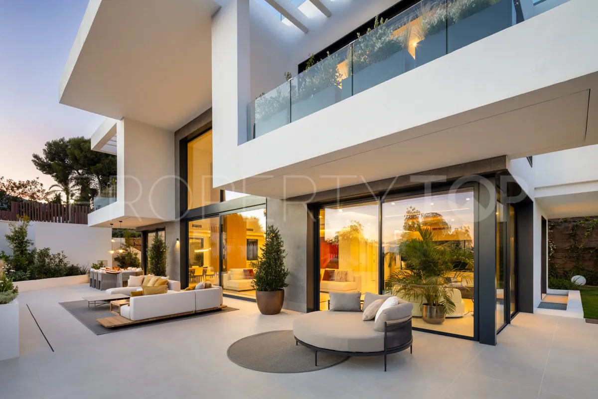 Rio Real, villa a la venta de 6 dormitorios