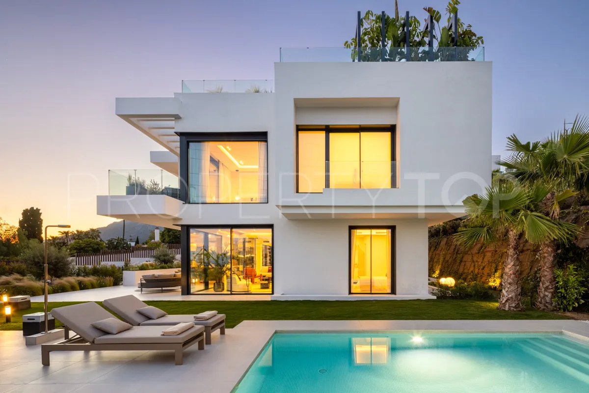 Rio Real, villa a la venta de 6 dormitorios