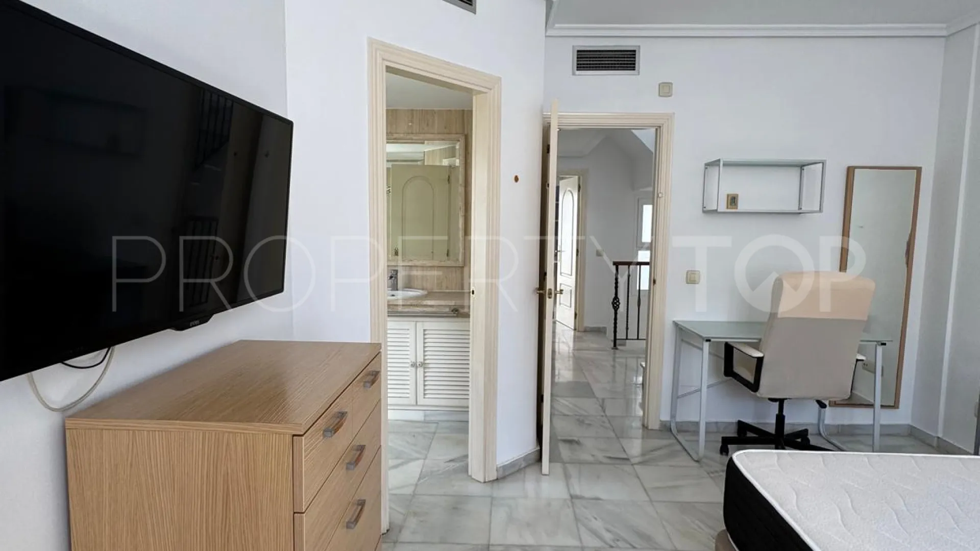 Arco Iris, adosado a la venta de 3 dormitorios
