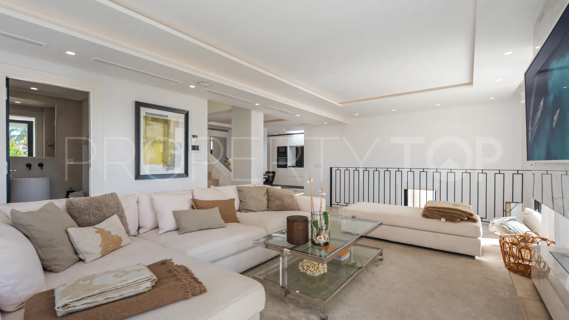 For sale villa in Los Naranjos Hill Club