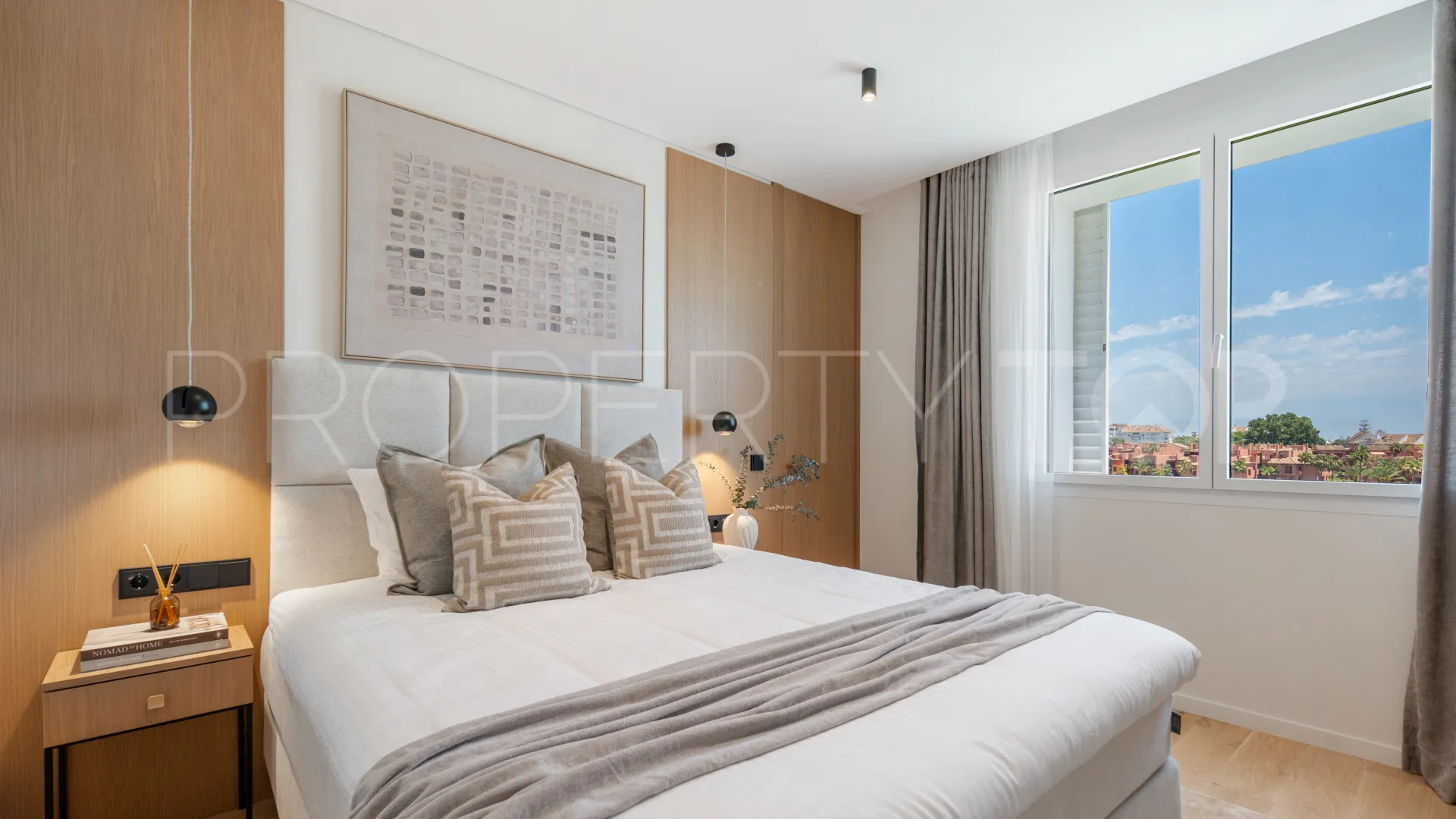 Ático a la venta con 3 dormitorios en Los Monteros