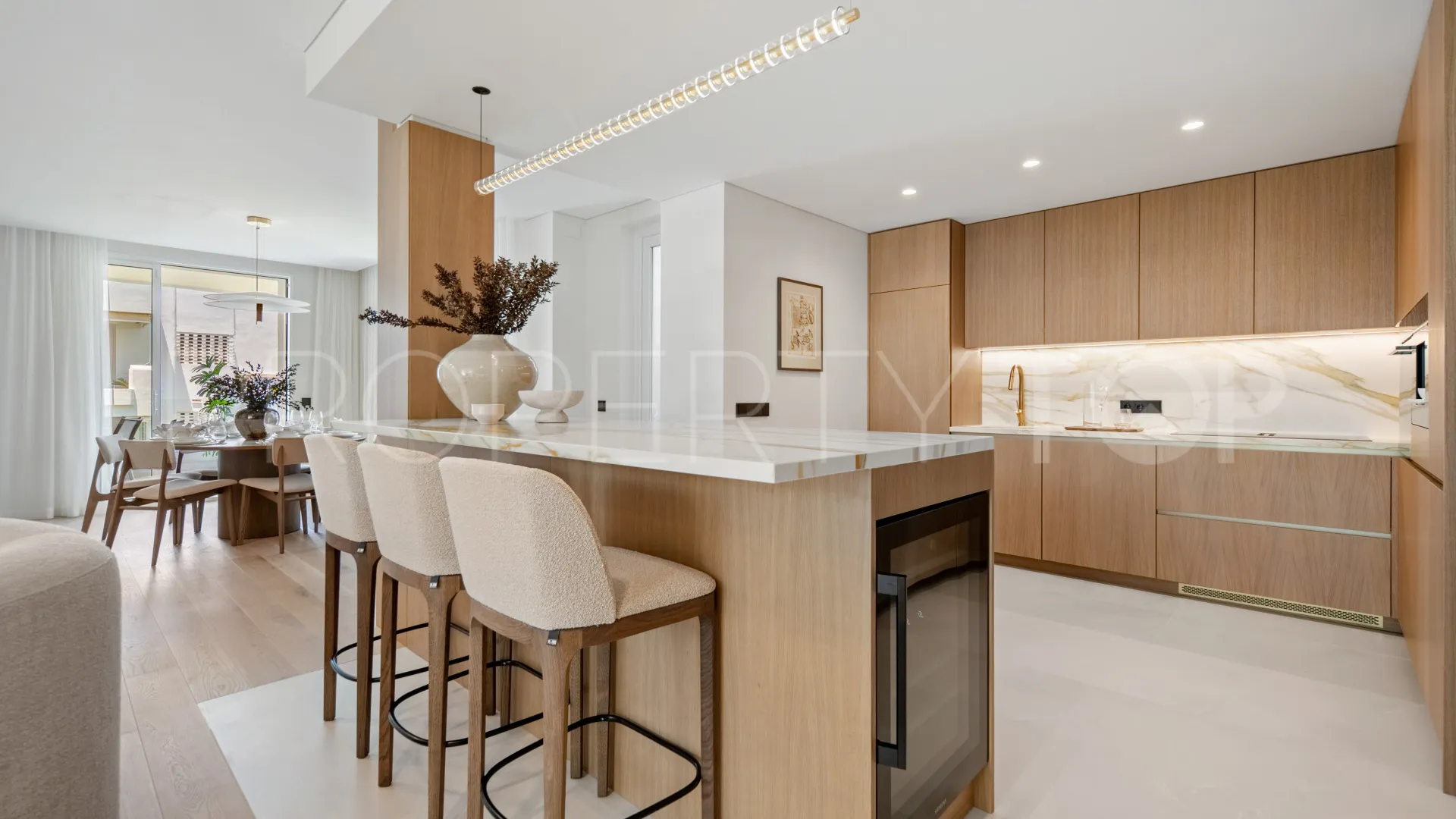 Ático a la venta con 3 dormitorios en Los Monteros