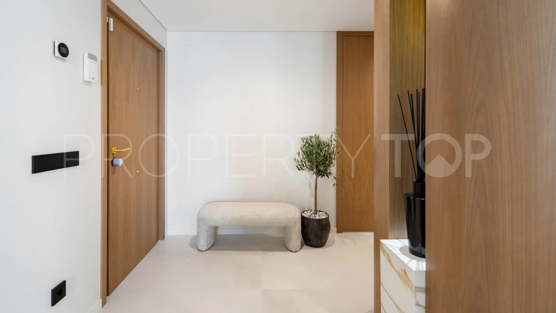 Ático a la venta con 3 dormitorios en Los Monteros