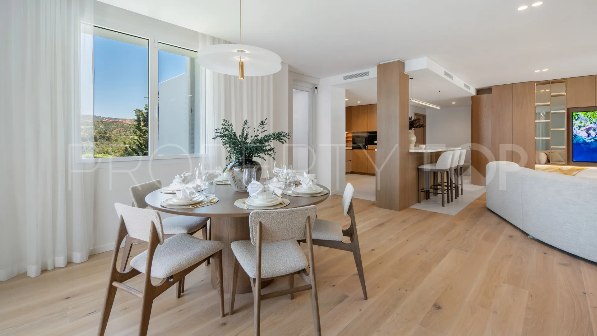 Ático a la venta con 3 dormitorios en Los Monteros
