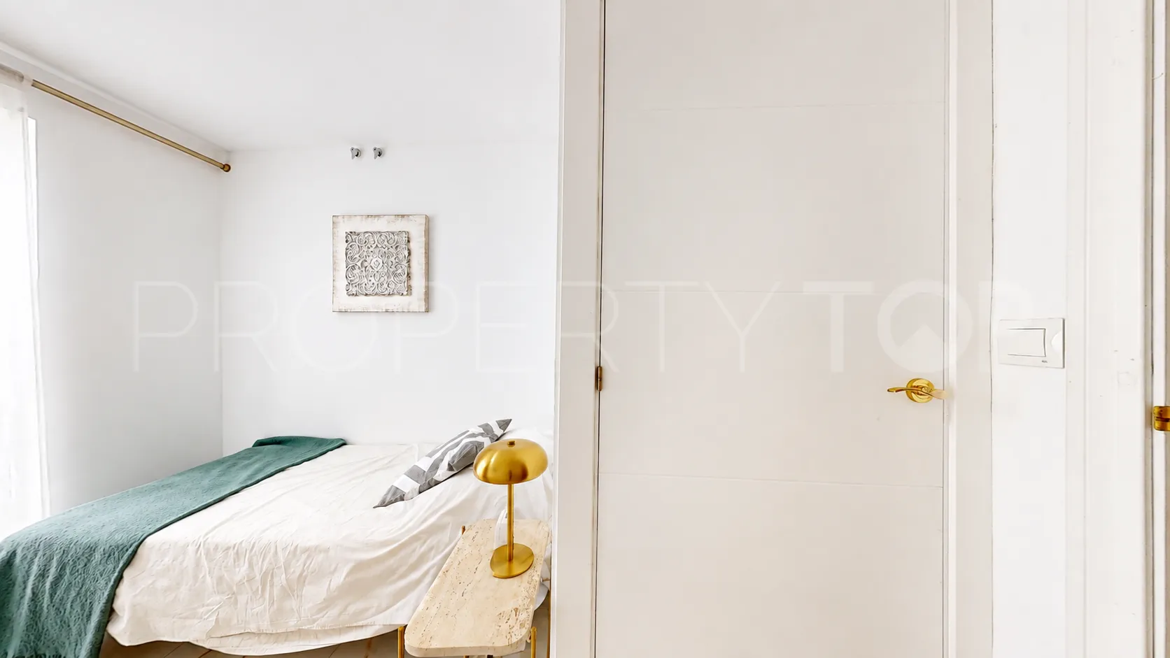 For sale duplex penthouse in Los Naranjos de Marbella