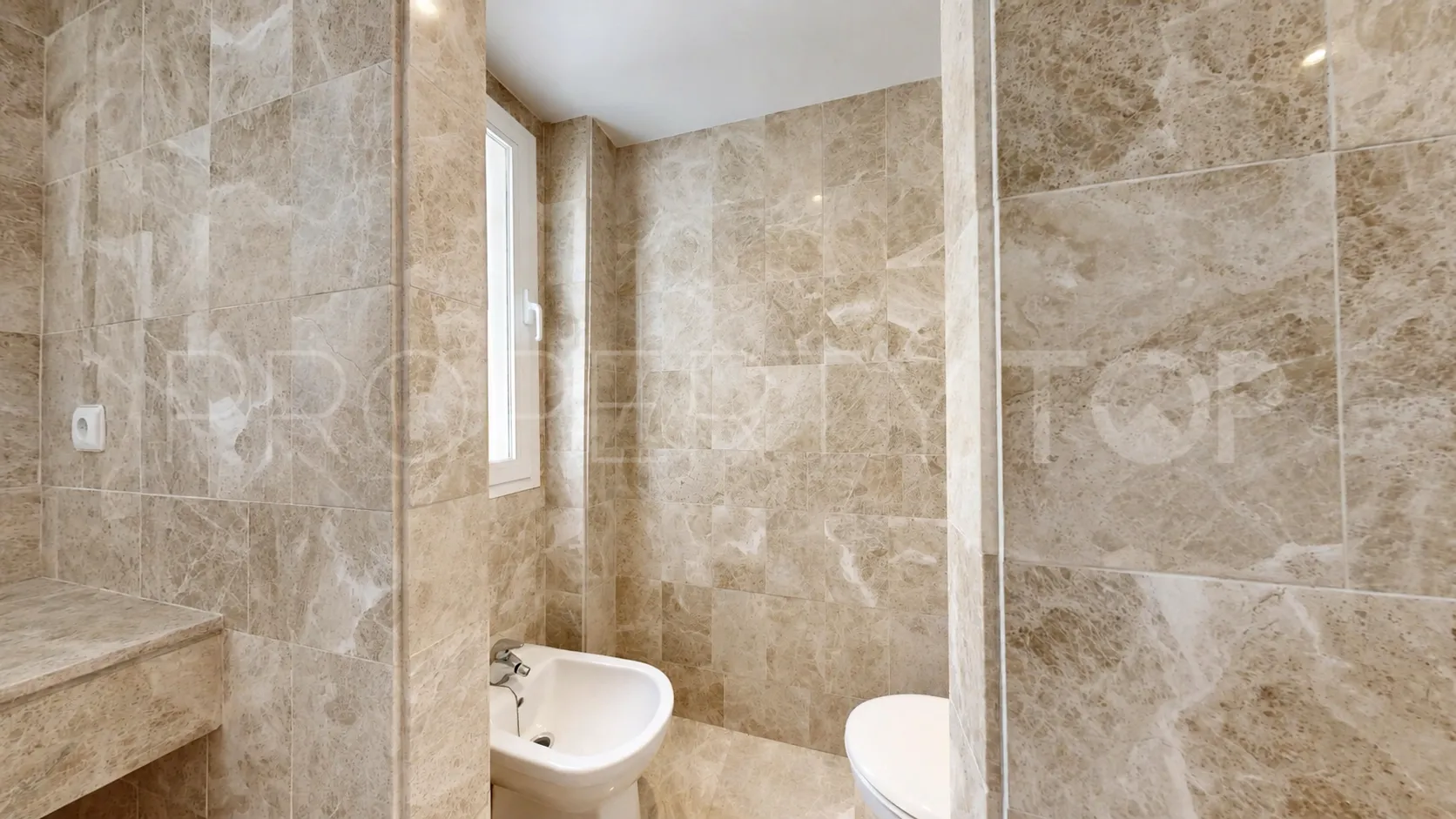 For sale duplex penthouse in Los Naranjos de Marbella