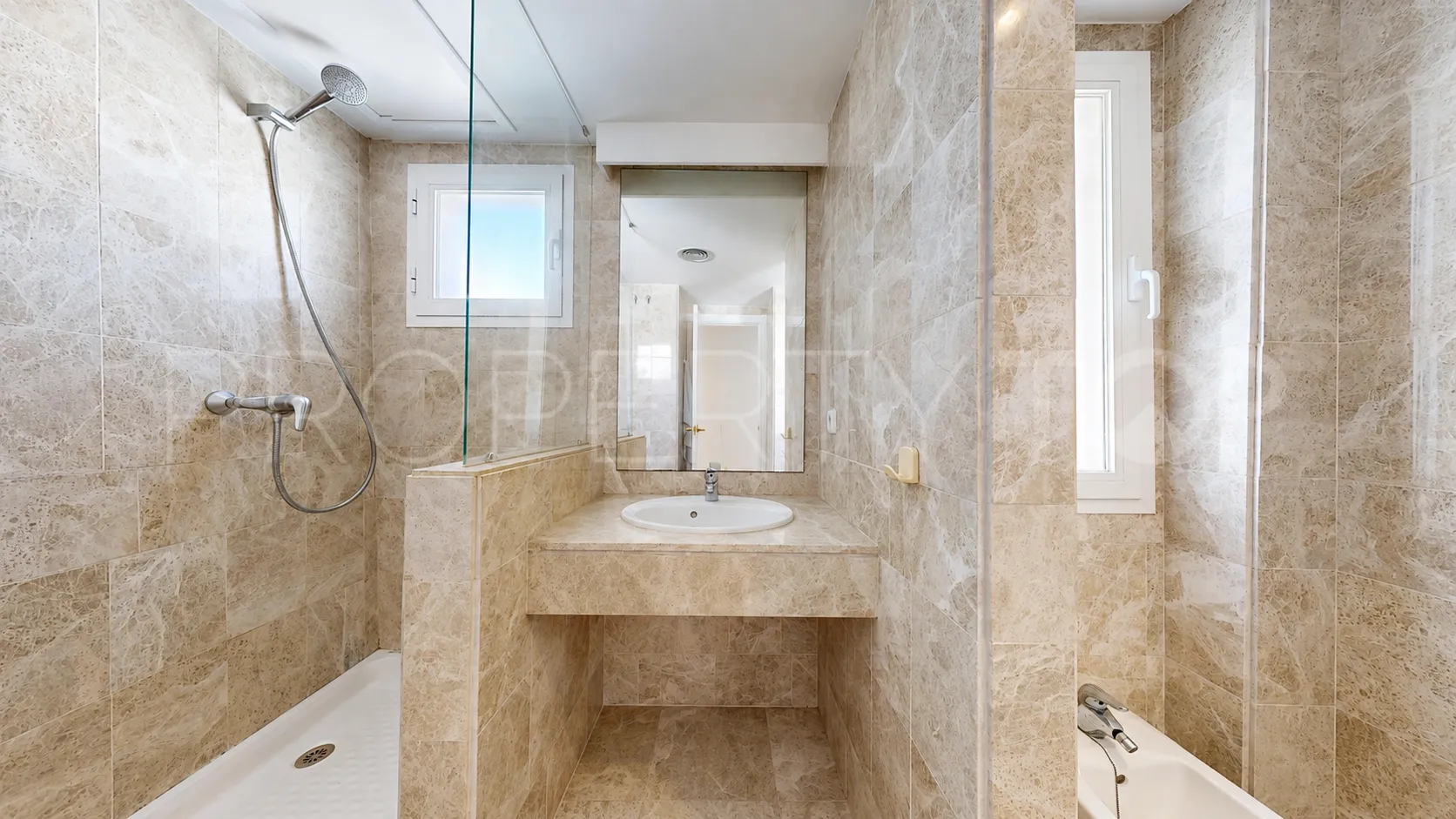 For sale duplex penthouse in Los Naranjos de Marbella