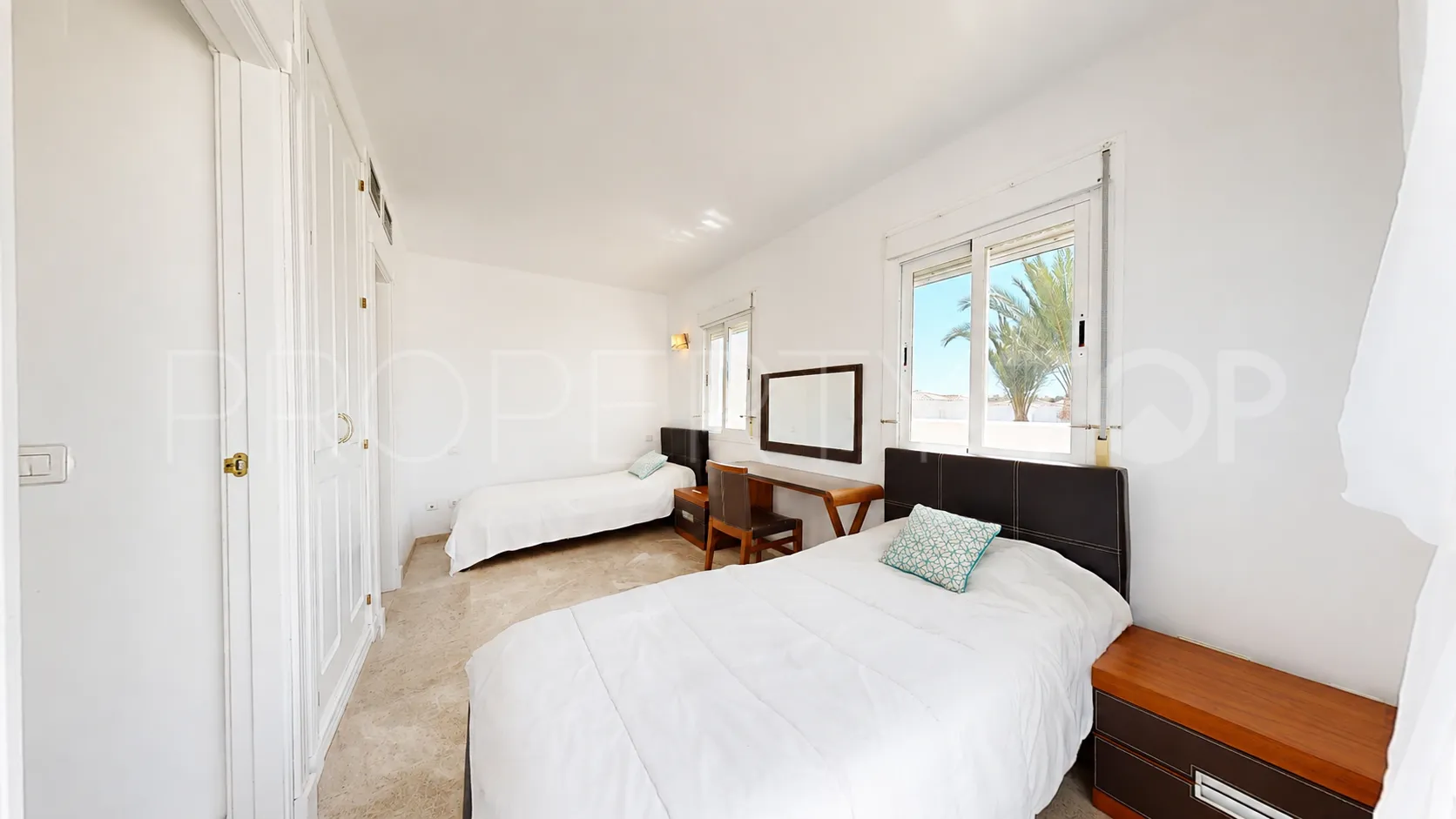 For sale duplex penthouse in Los Naranjos de Marbella