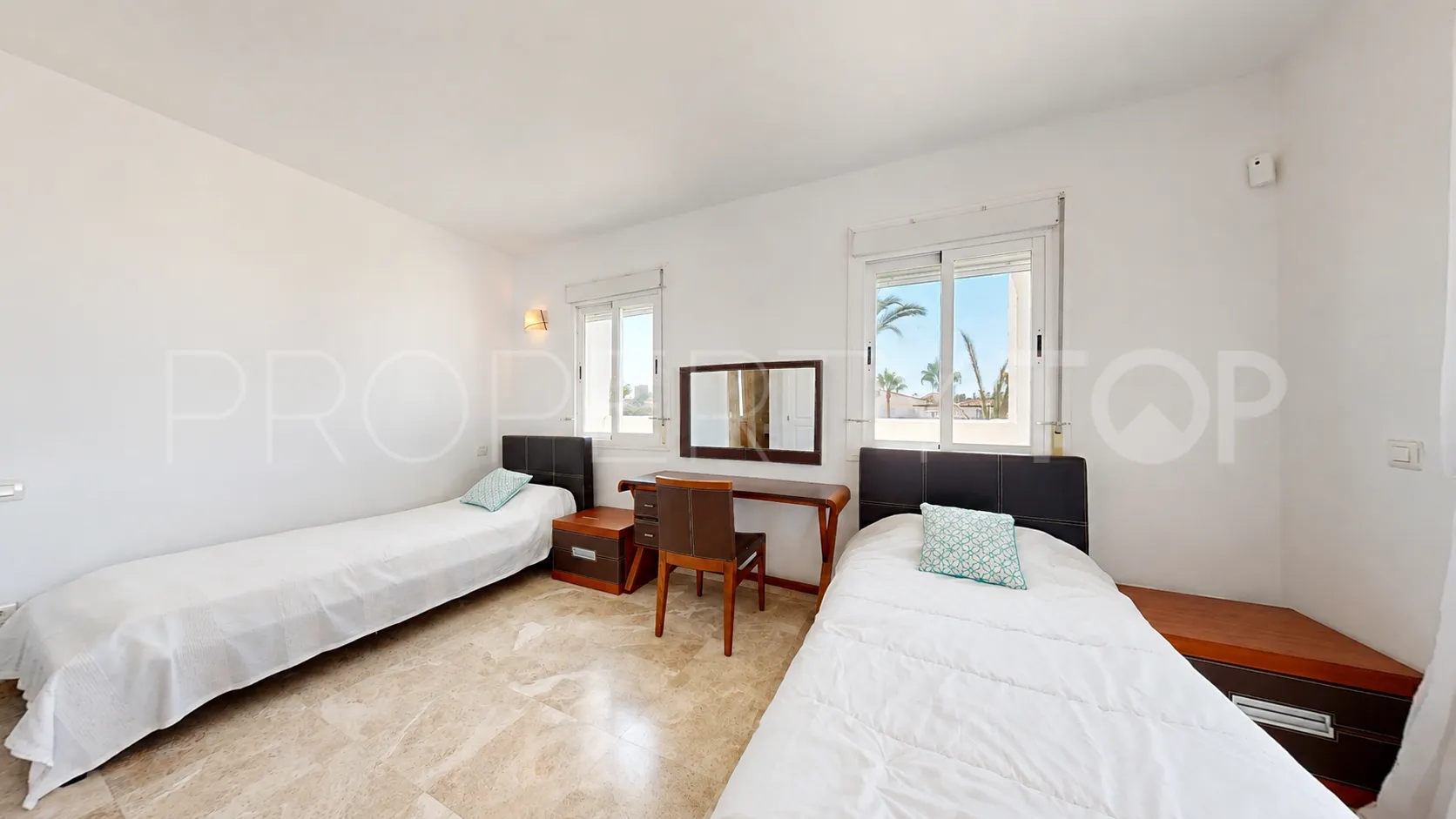 For sale duplex penthouse in Los Naranjos de Marbella