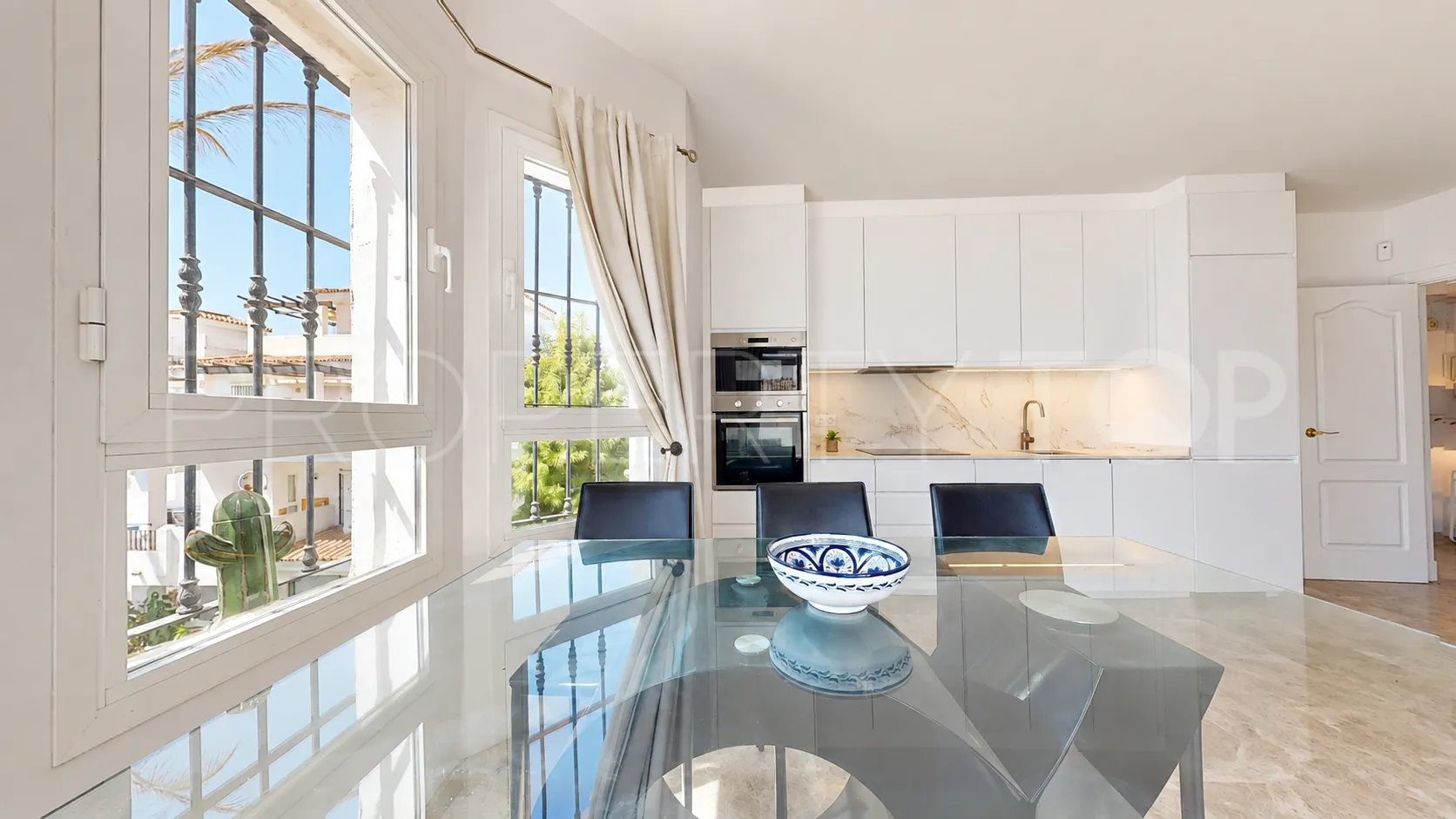 For sale duplex penthouse in Los Naranjos de Marbella