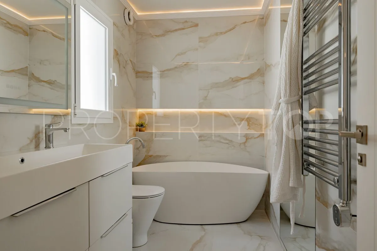 For sale town house in Las Petunias