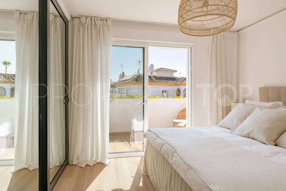 For sale town house in Las Petunias