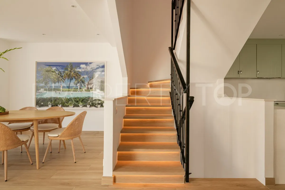 For sale town house in Las Petunias