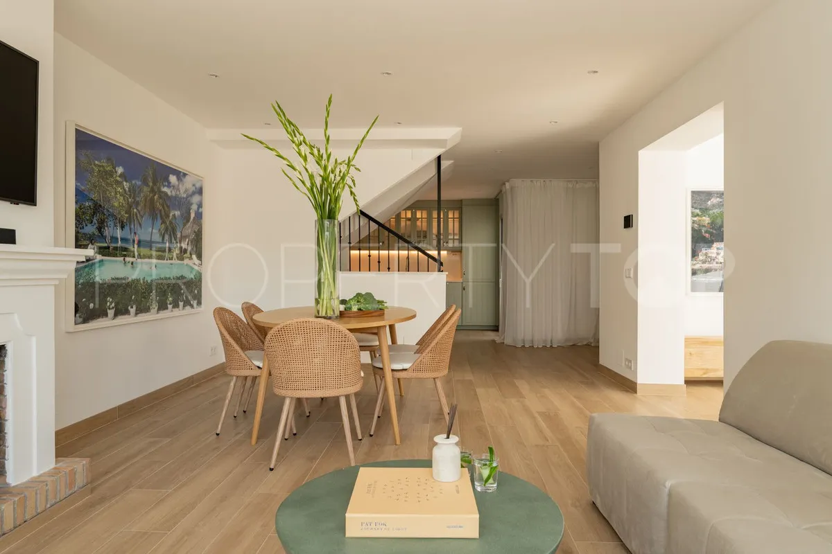For sale town house in Las Petunias