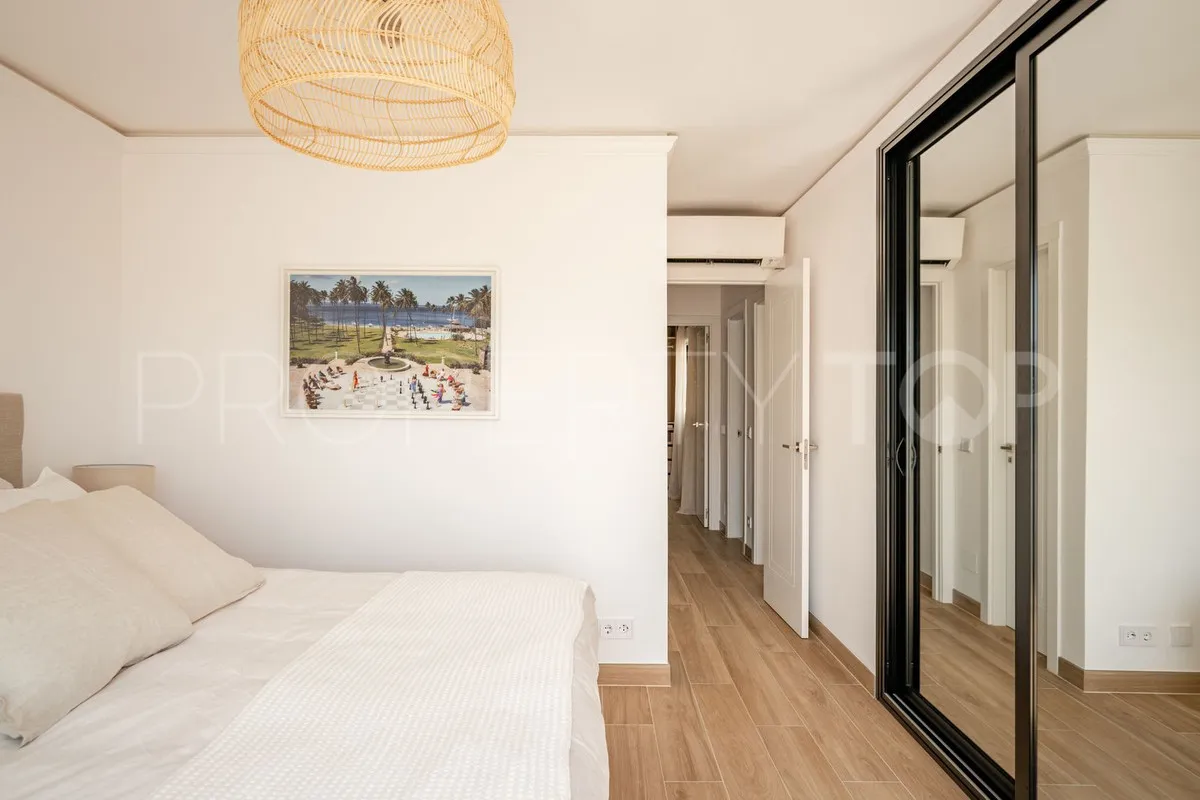 For sale town house in Las Petunias