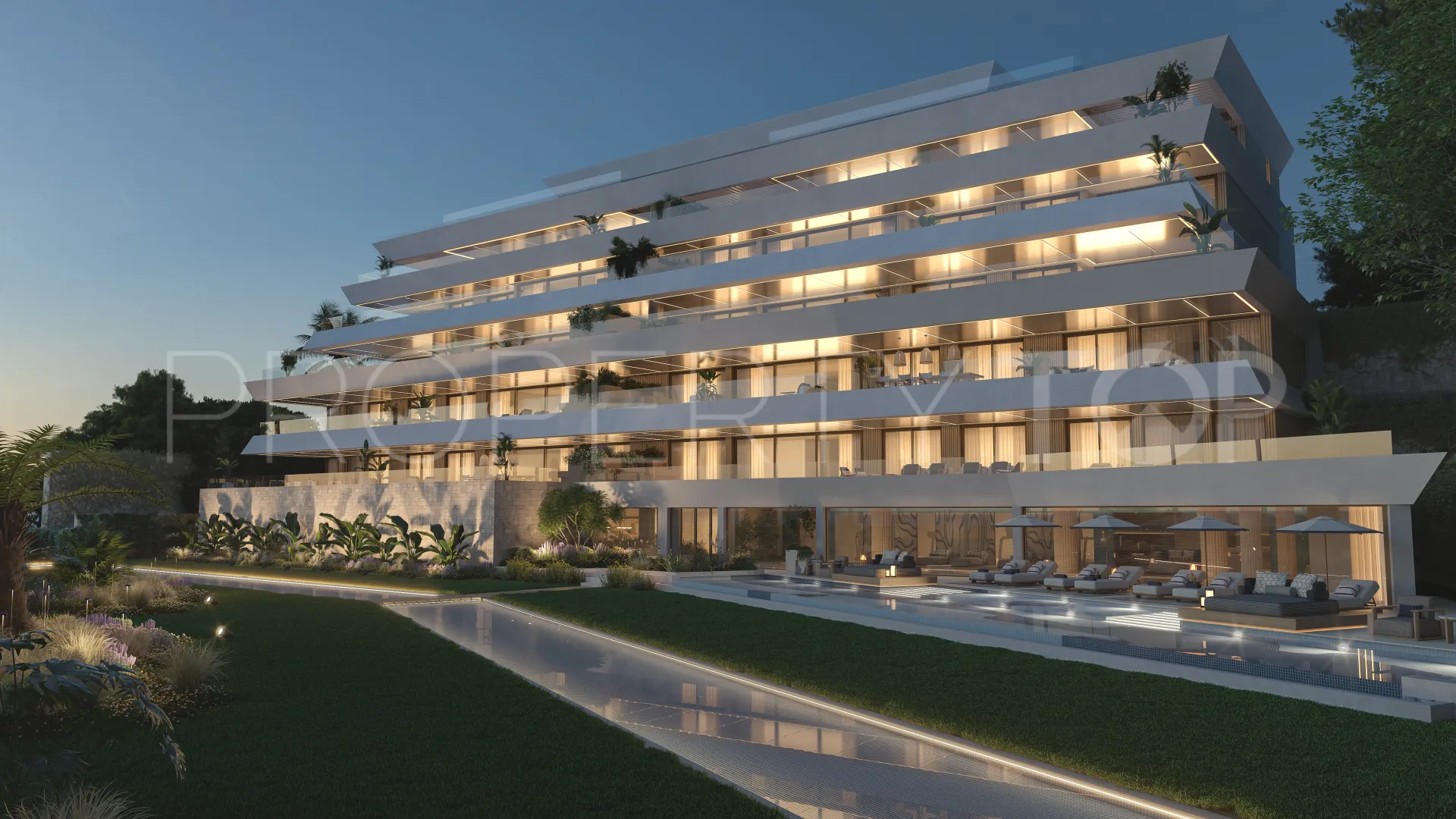 Apartamento en venta en Estepona Playa con 4 dormitorios