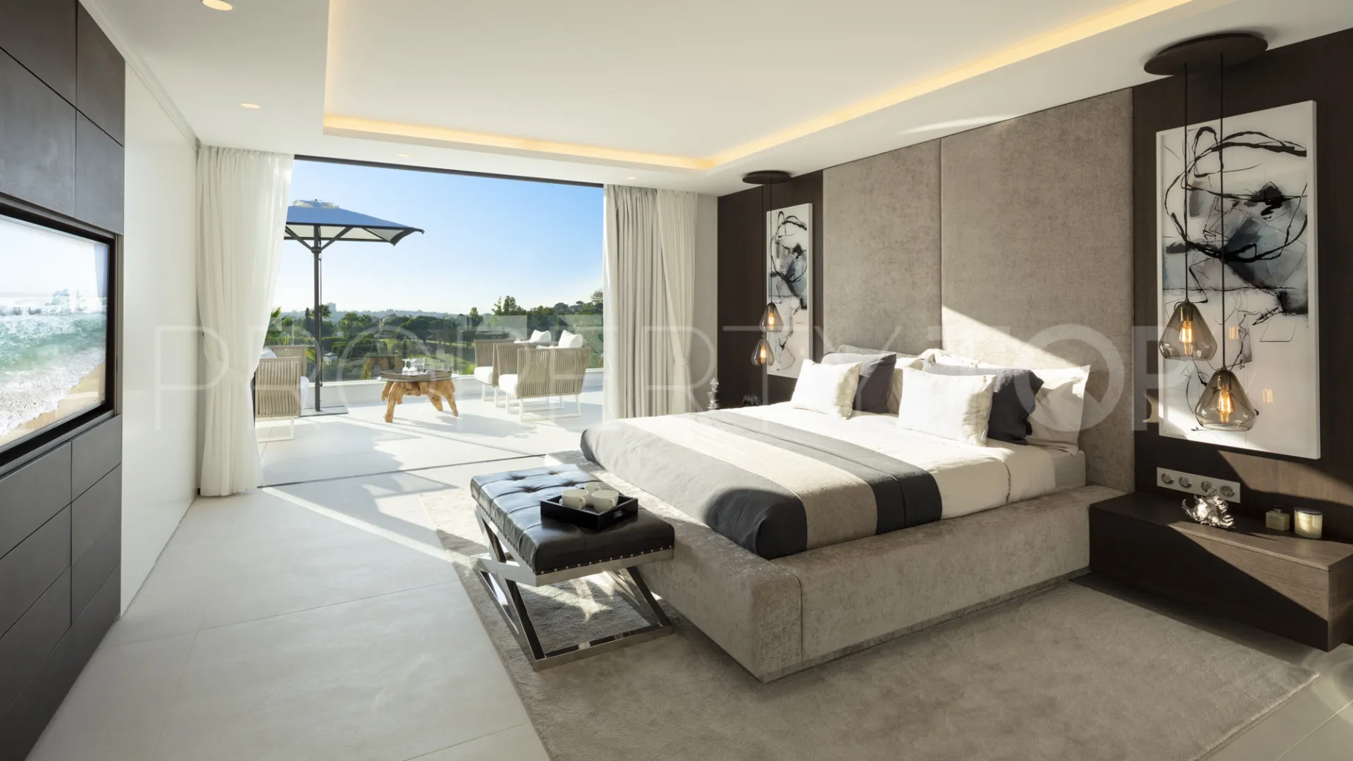 5 bedrooms villa for sale in Nueva Andalucia
