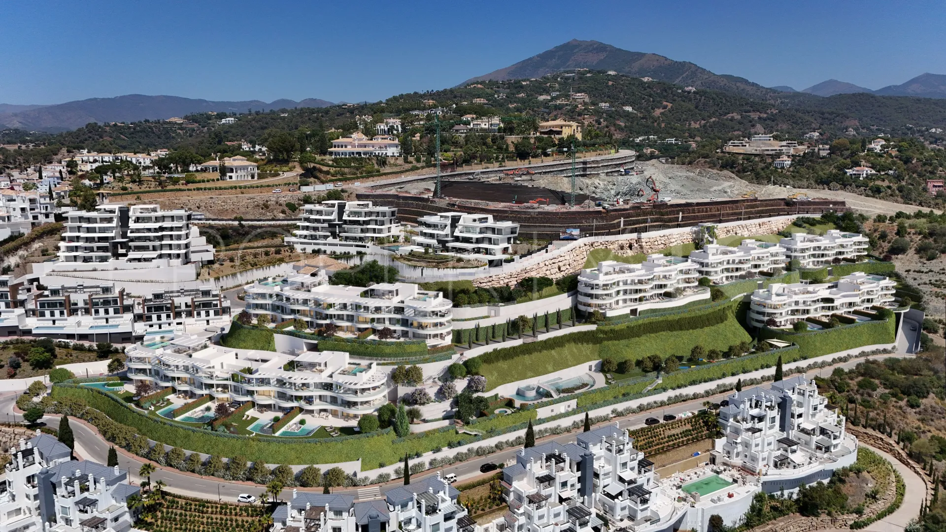 Se vende atico duplex en The View Marbella