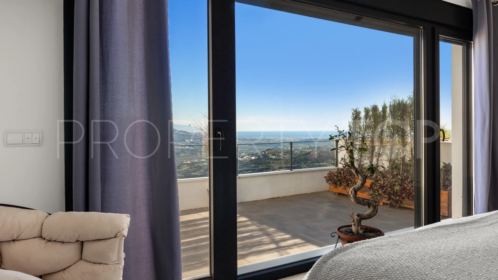 For sale Marbella East 3 bedrooms town house