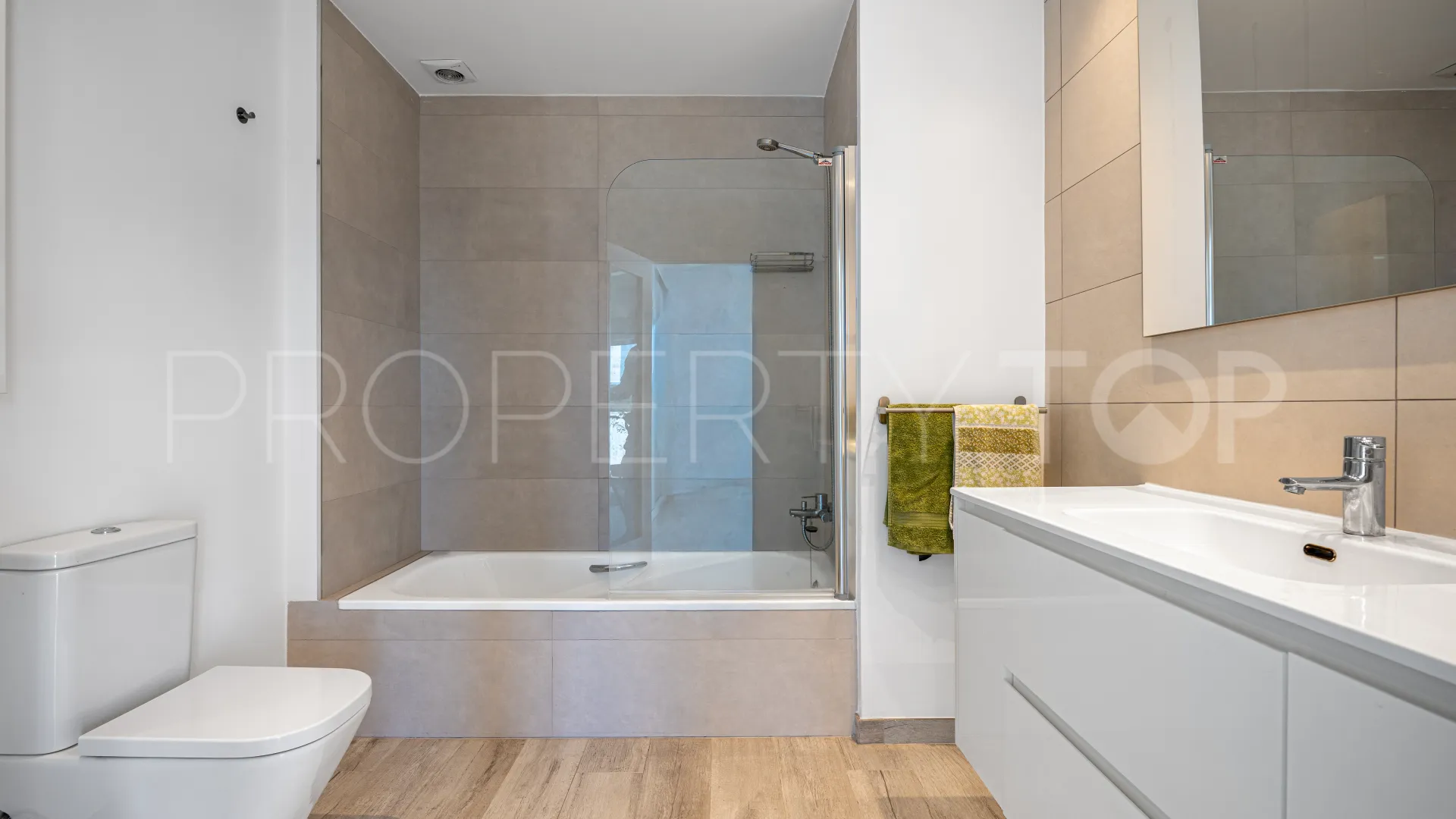 For sale Marbella East 3 bedrooms town house