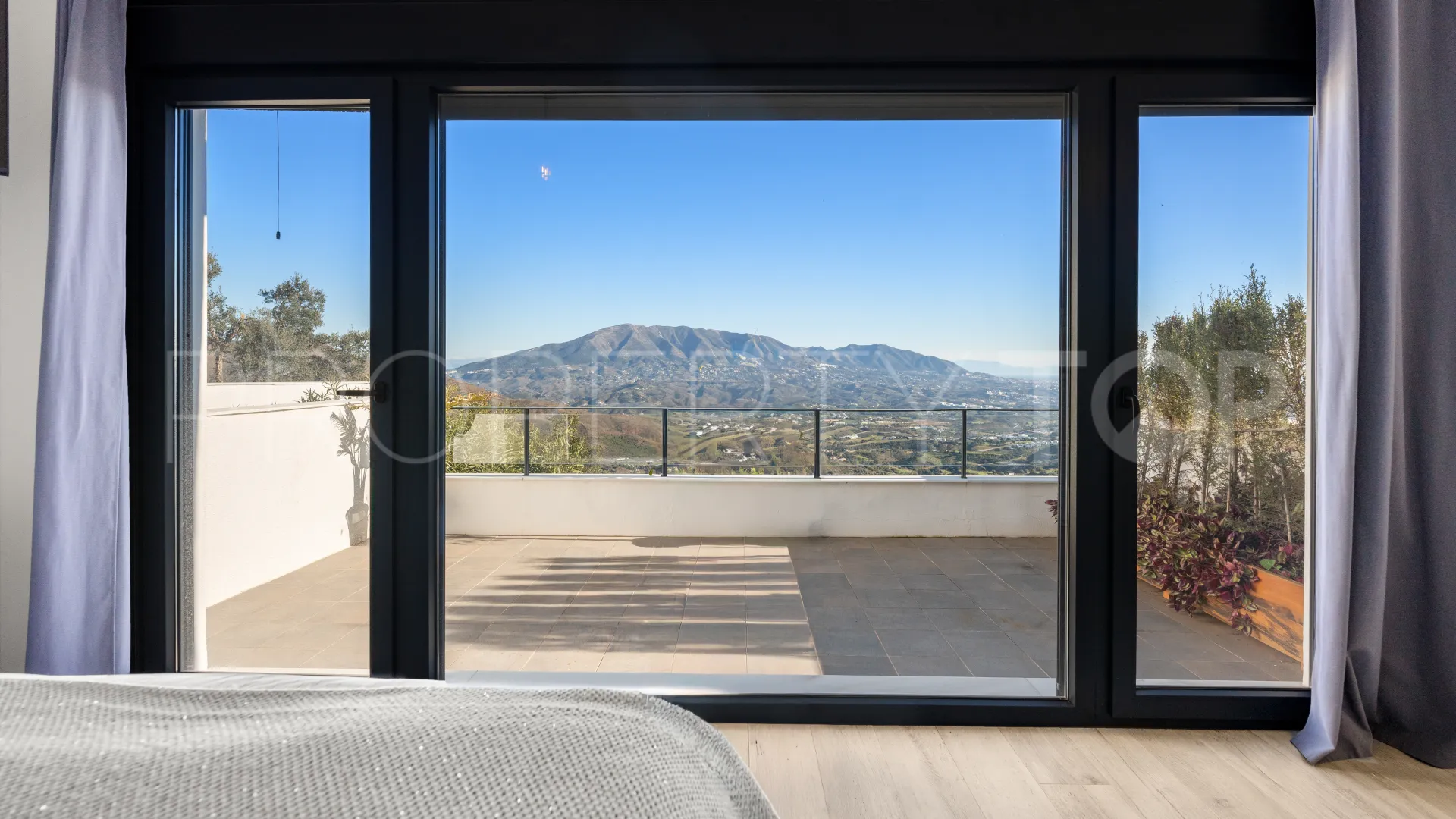 For sale Marbella East 3 bedrooms town house