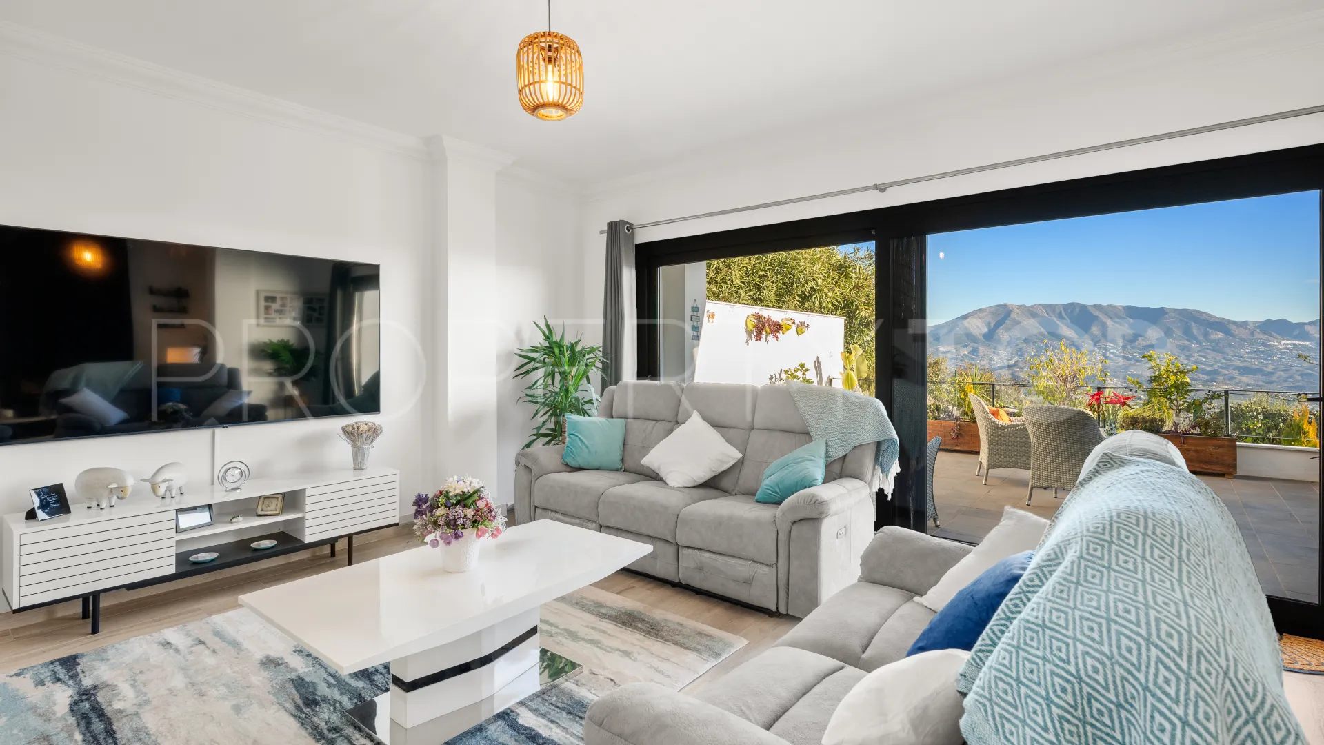 For sale Marbella East 3 bedrooms town house