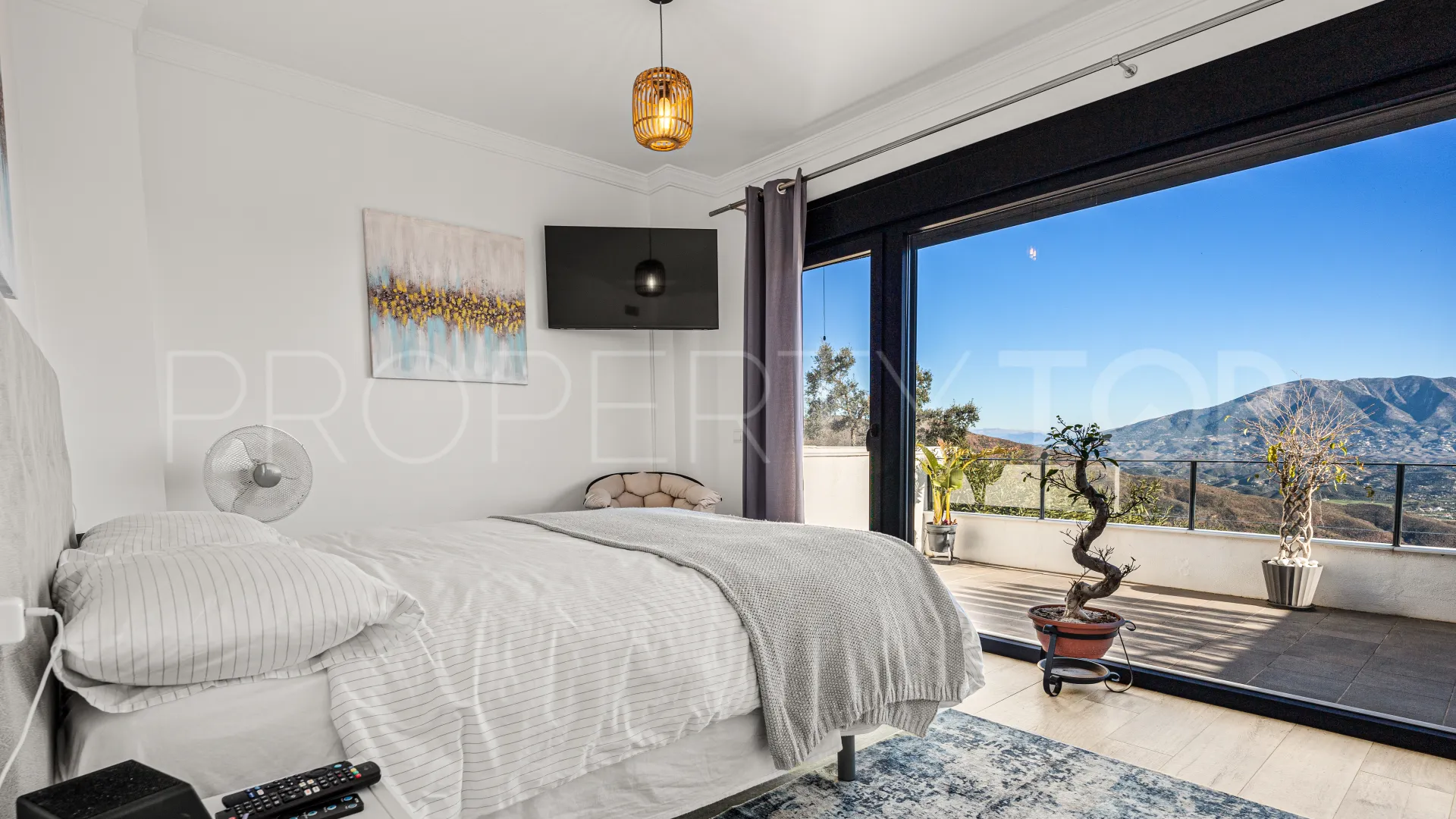 For sale Marbella East 3 bedrooms town house