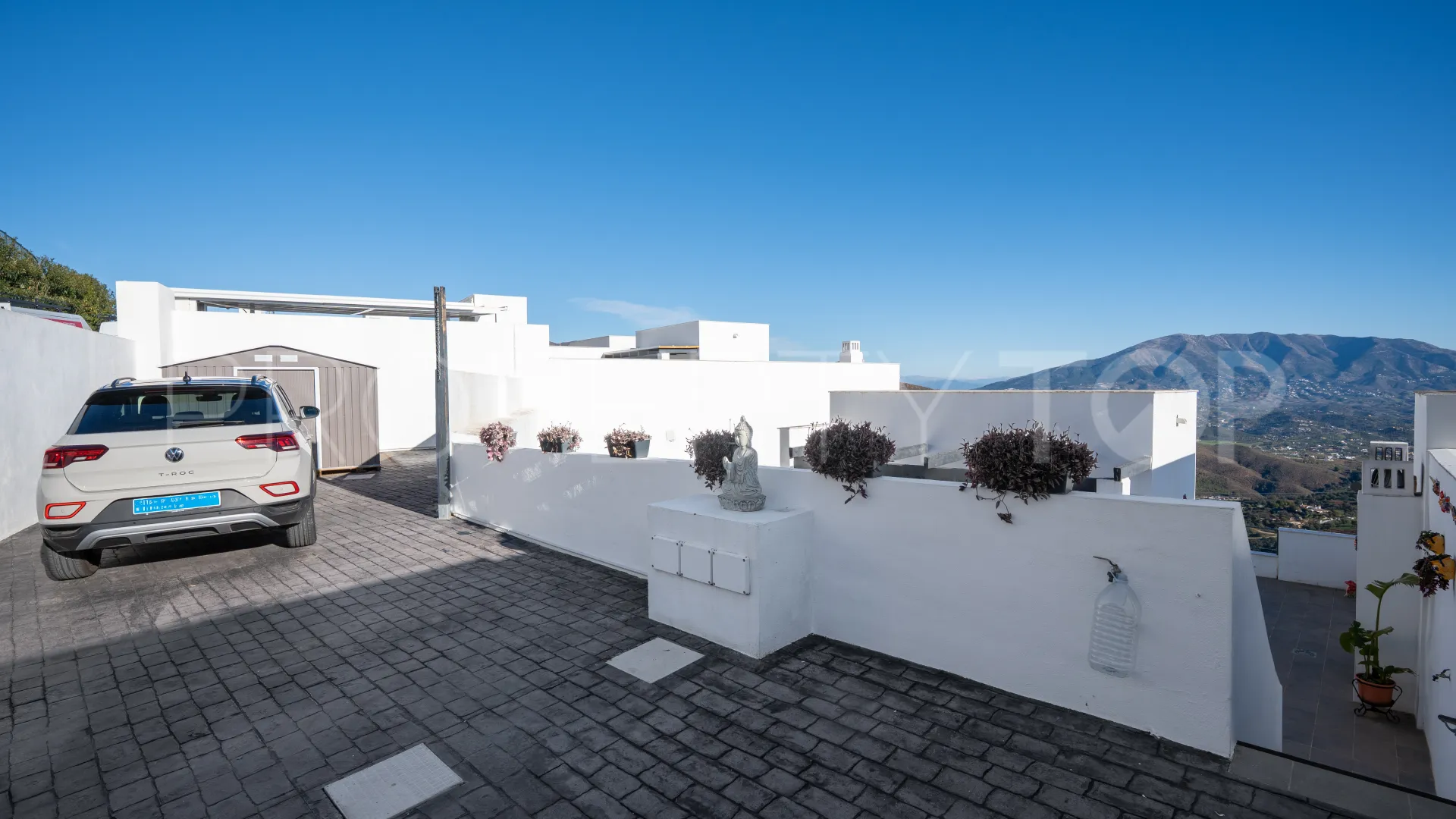 For sale Marbella East 3 bedrooms town house