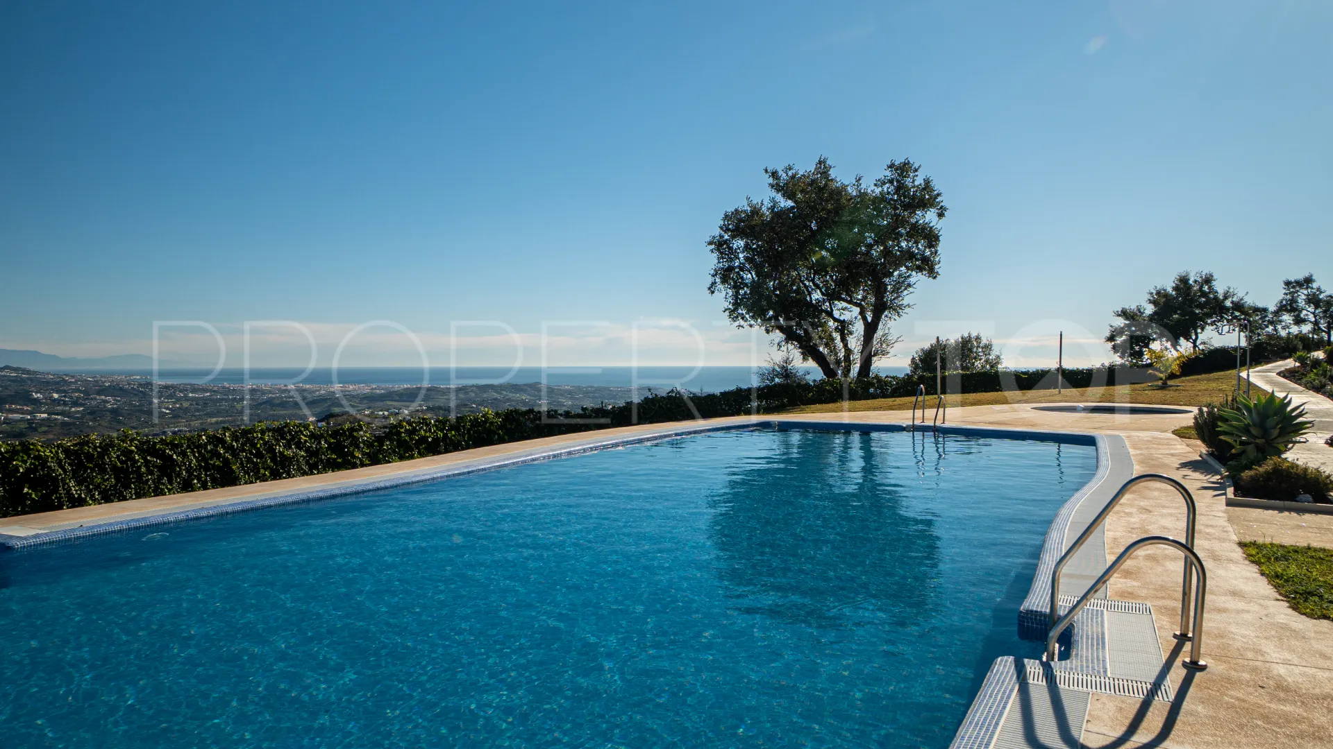 For sale Marbella East 3 bedrooms town house