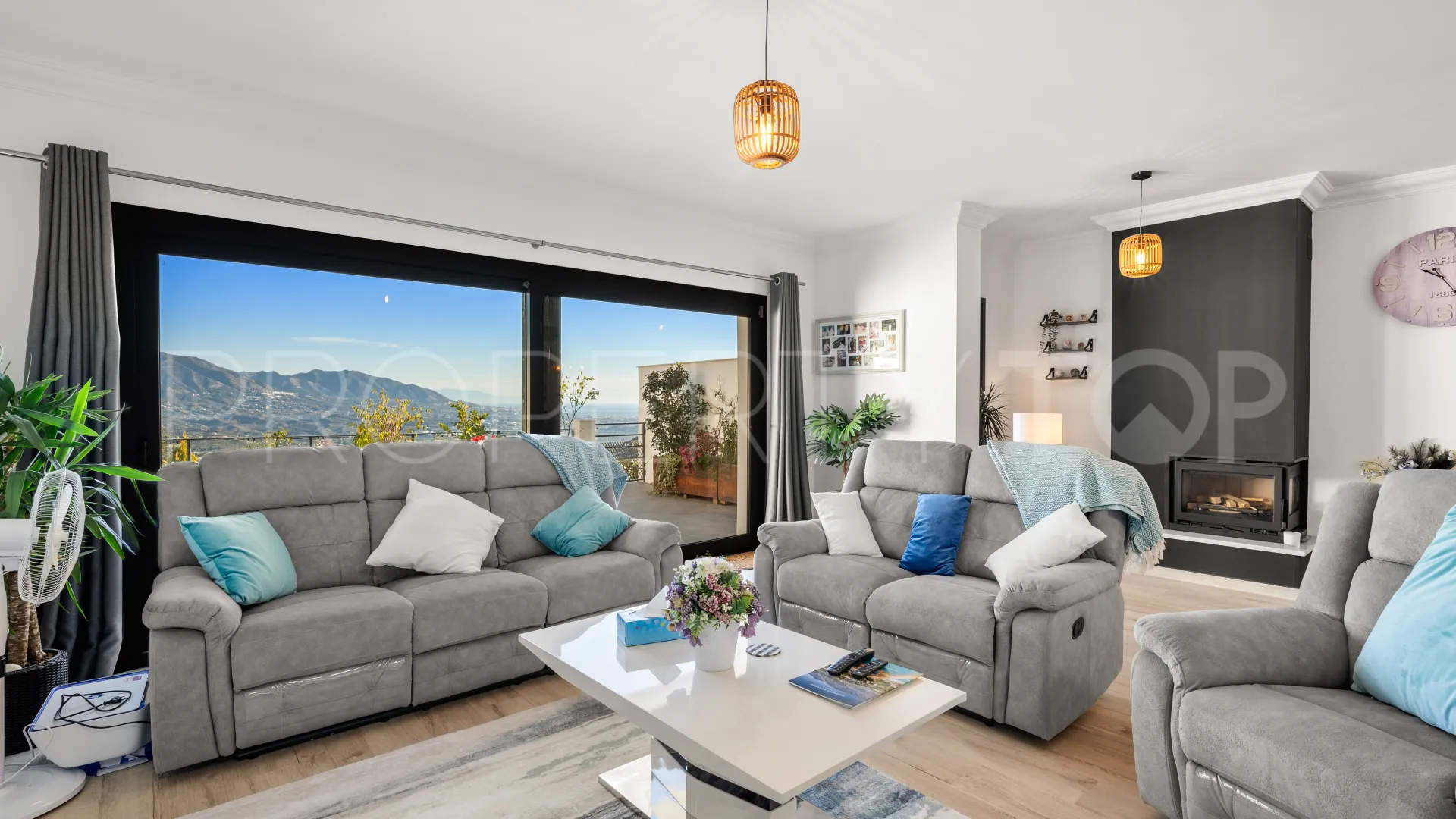 For sale Marbella East 3 bedrooms town house