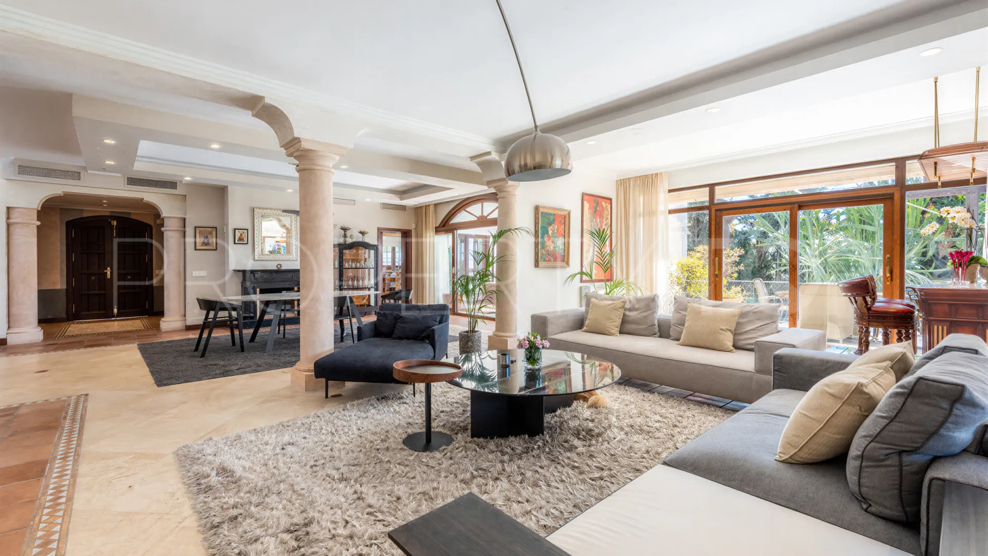 Comprar villa en Nueva Andalucia