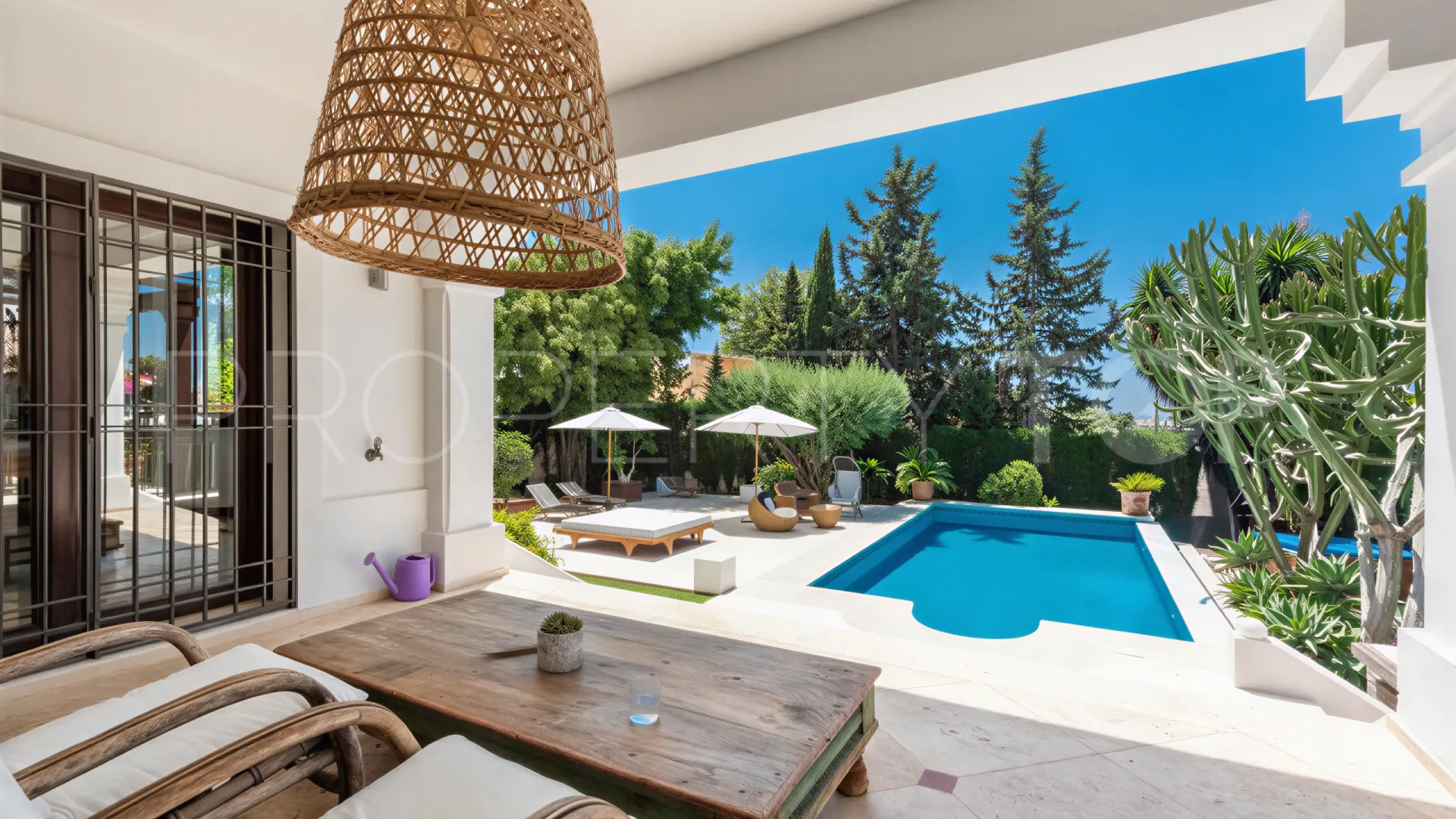 Comprar villa en Nueva Andalucia