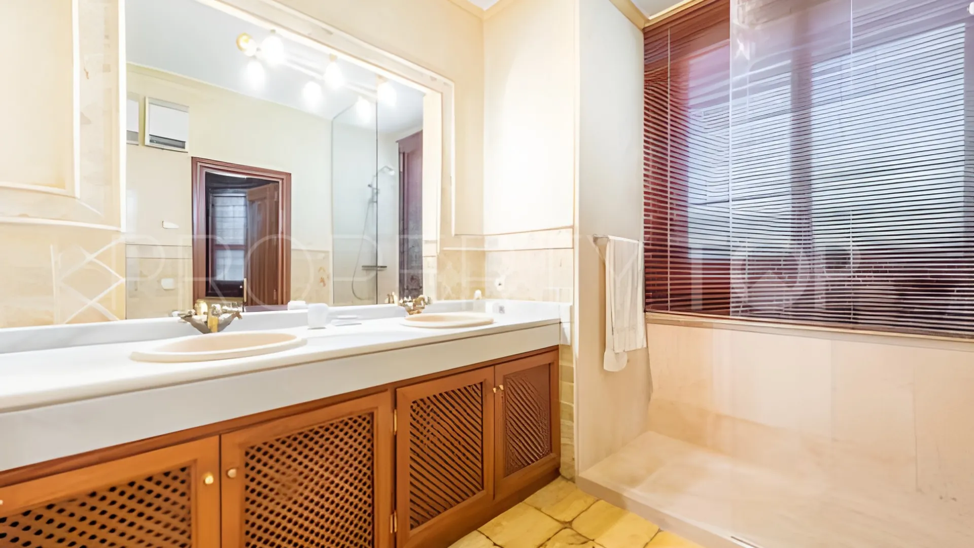 Comprar villa en Nueva Andalucia