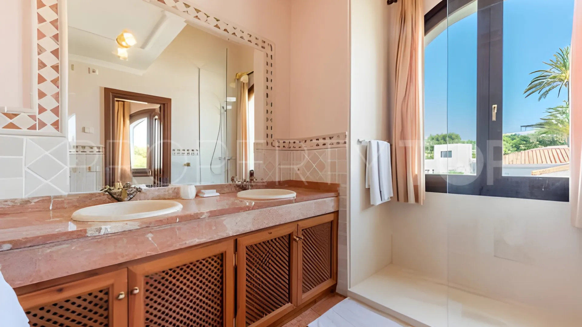 Comprar villa en Nueva Andalucia