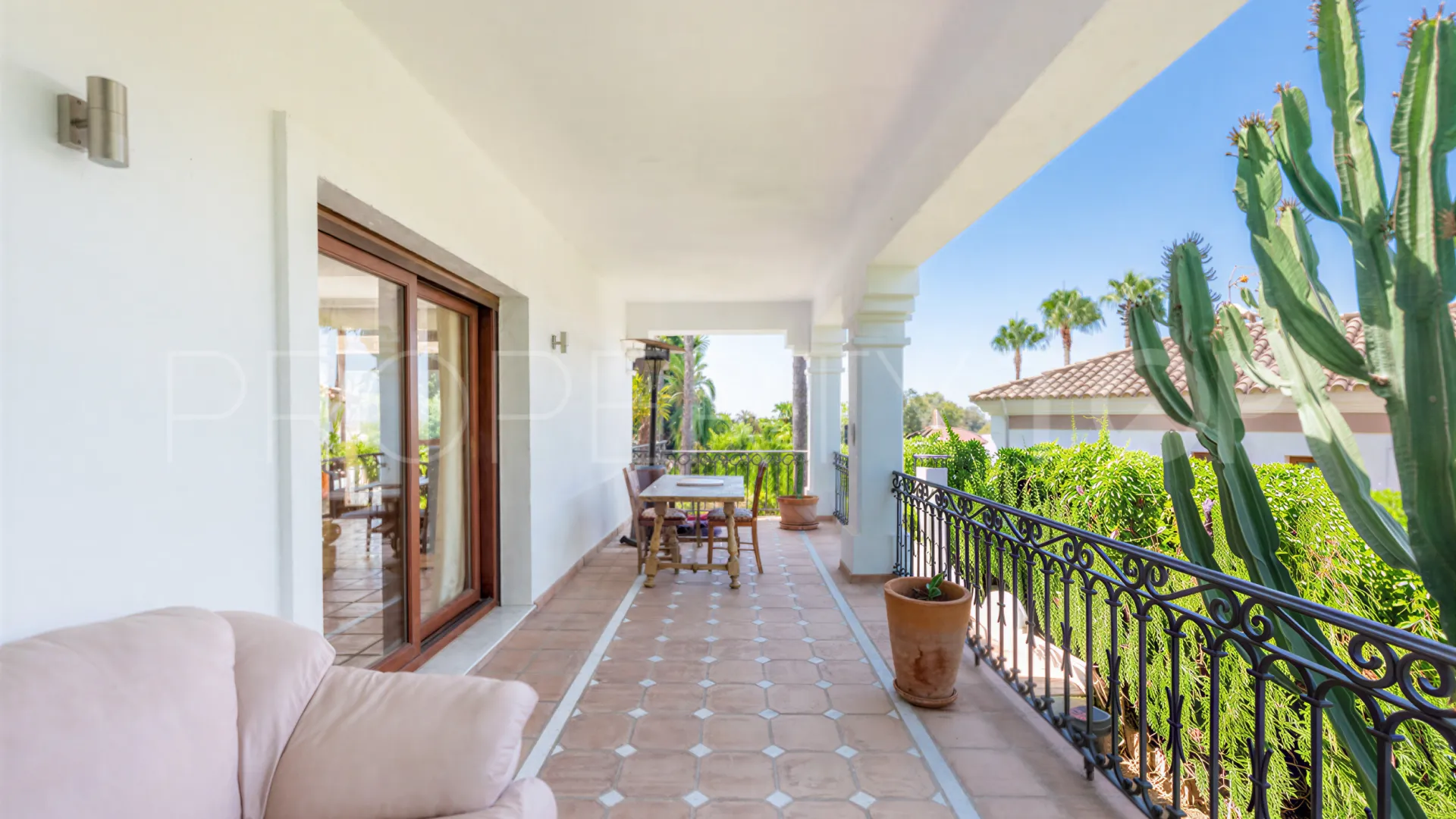 Comprar villa en Nueva Andalucia