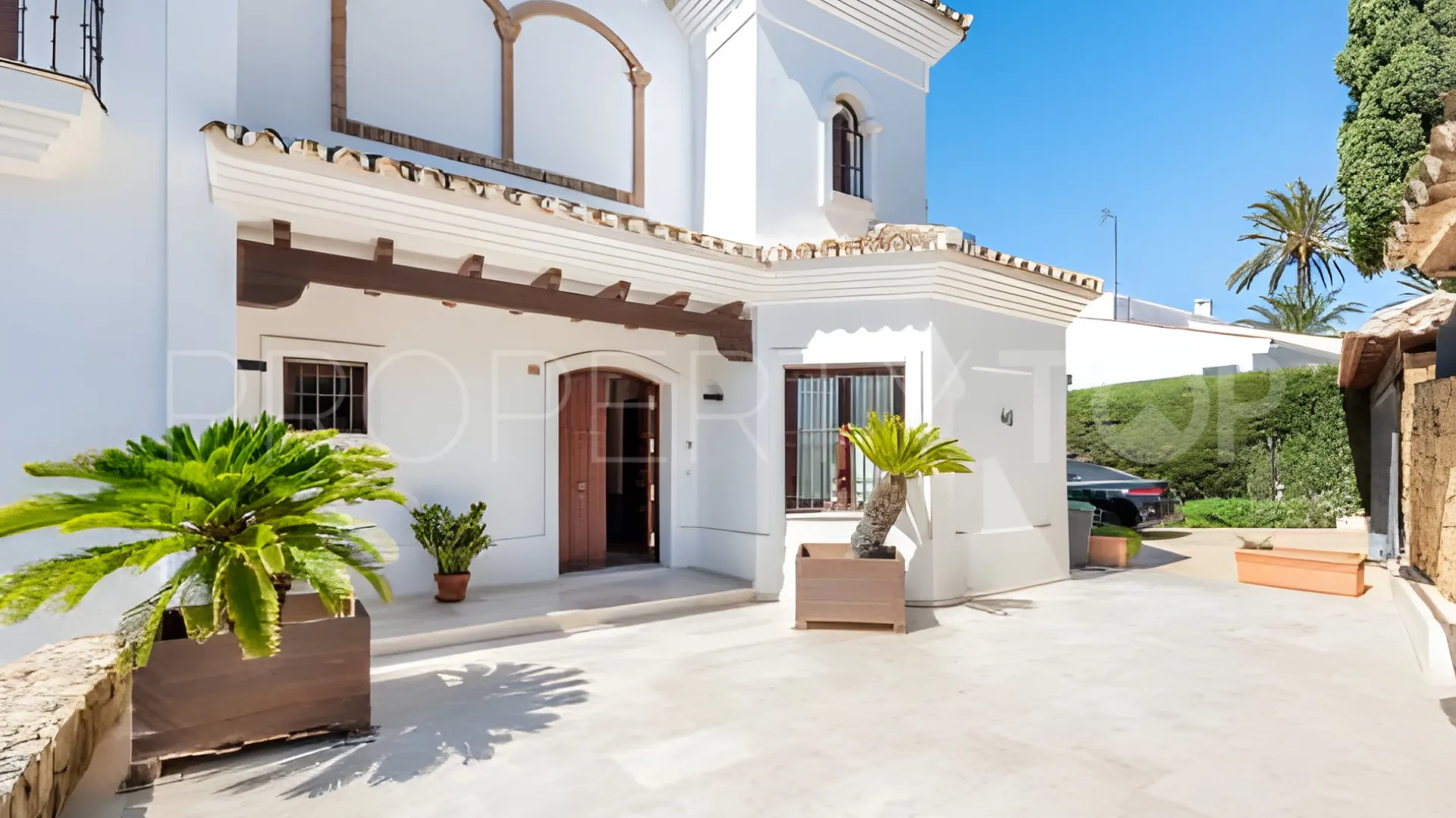 Comprar villa en Nueva Andalucia