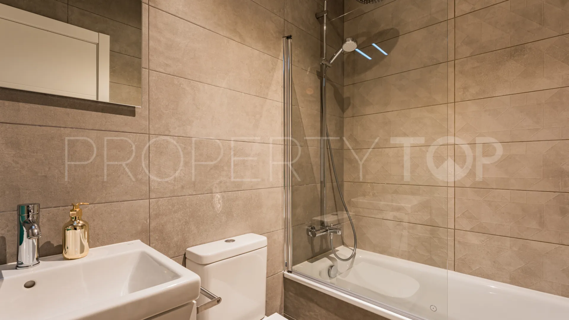 For sale Riviera del Sol semi detached house with 3 bedrooms