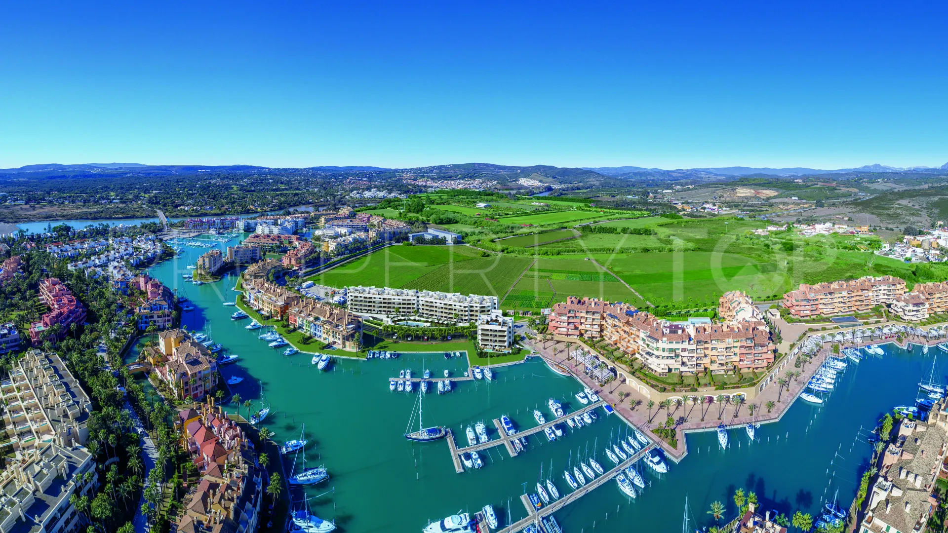 Ground floor apartment with 2 bedrooms for sale in Bahia de las Rocas