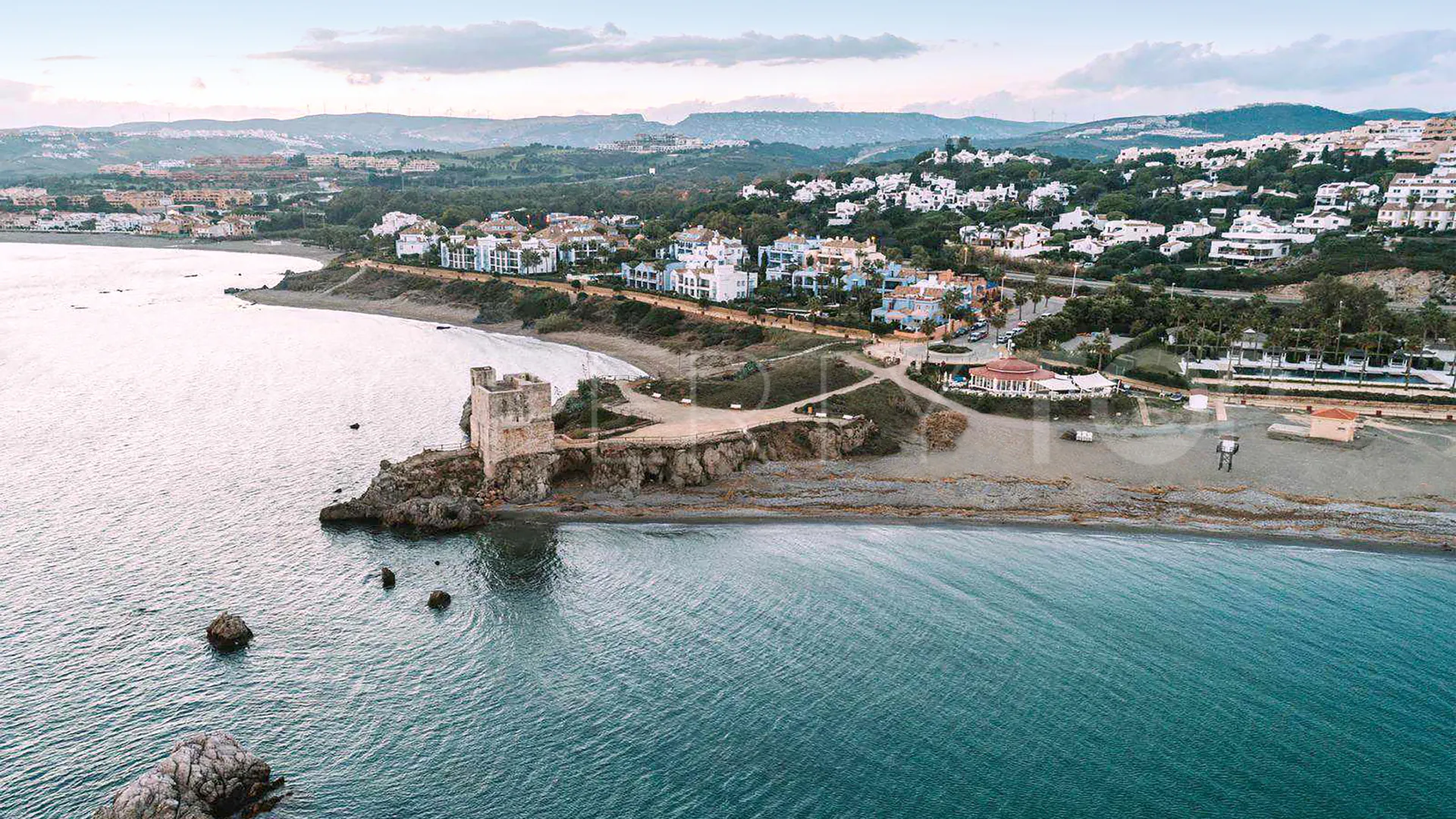 Ground floor apartment with 2 bedrooms for sale in Bahia de las Rocas