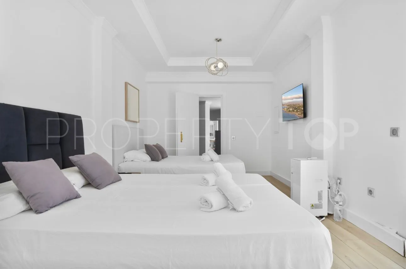 For sale villa in Elviria