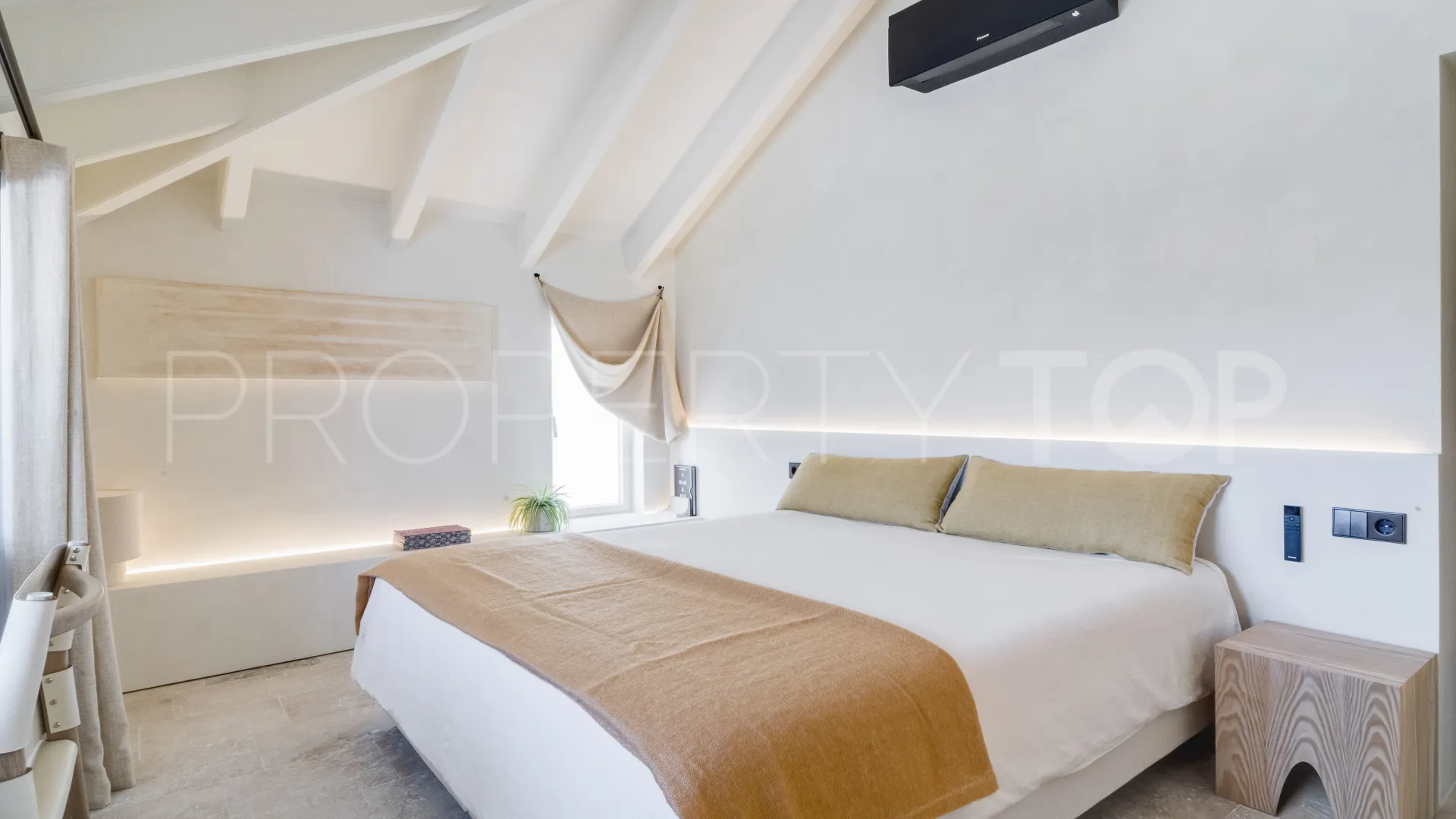 Monte Paraiso, atico duplex con 5 dormitorios en venta